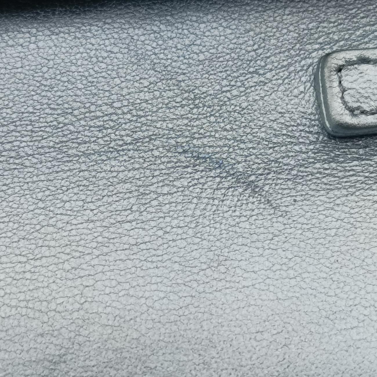 Metallic Nappa Stitching Diagramme Chain Iridescent Silver Leather 107 Fメタリックナッパステッチダイアグラムチェーン イルデセント シルバー レザー 107 F