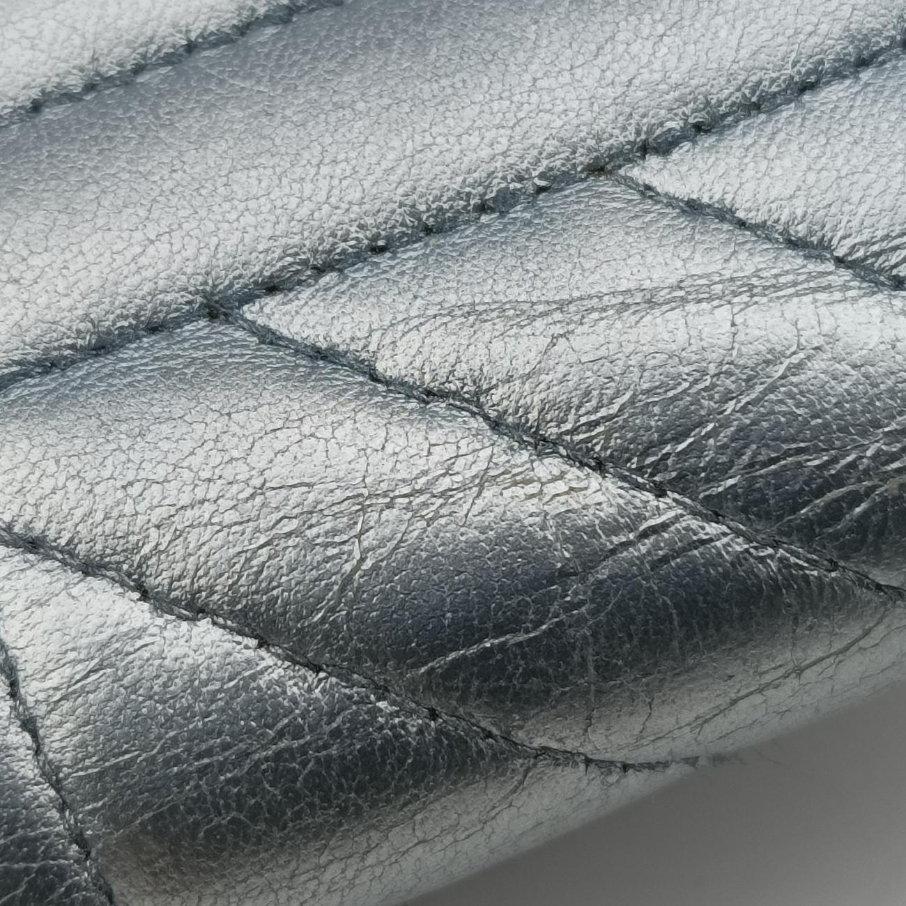 Metallic Nappa Stitching Diagramme Chain Iridescent Silver Leather 107 Fメタリックナッパステッチダイアグラムチェーン イルデセント シルバー レザー 107 F