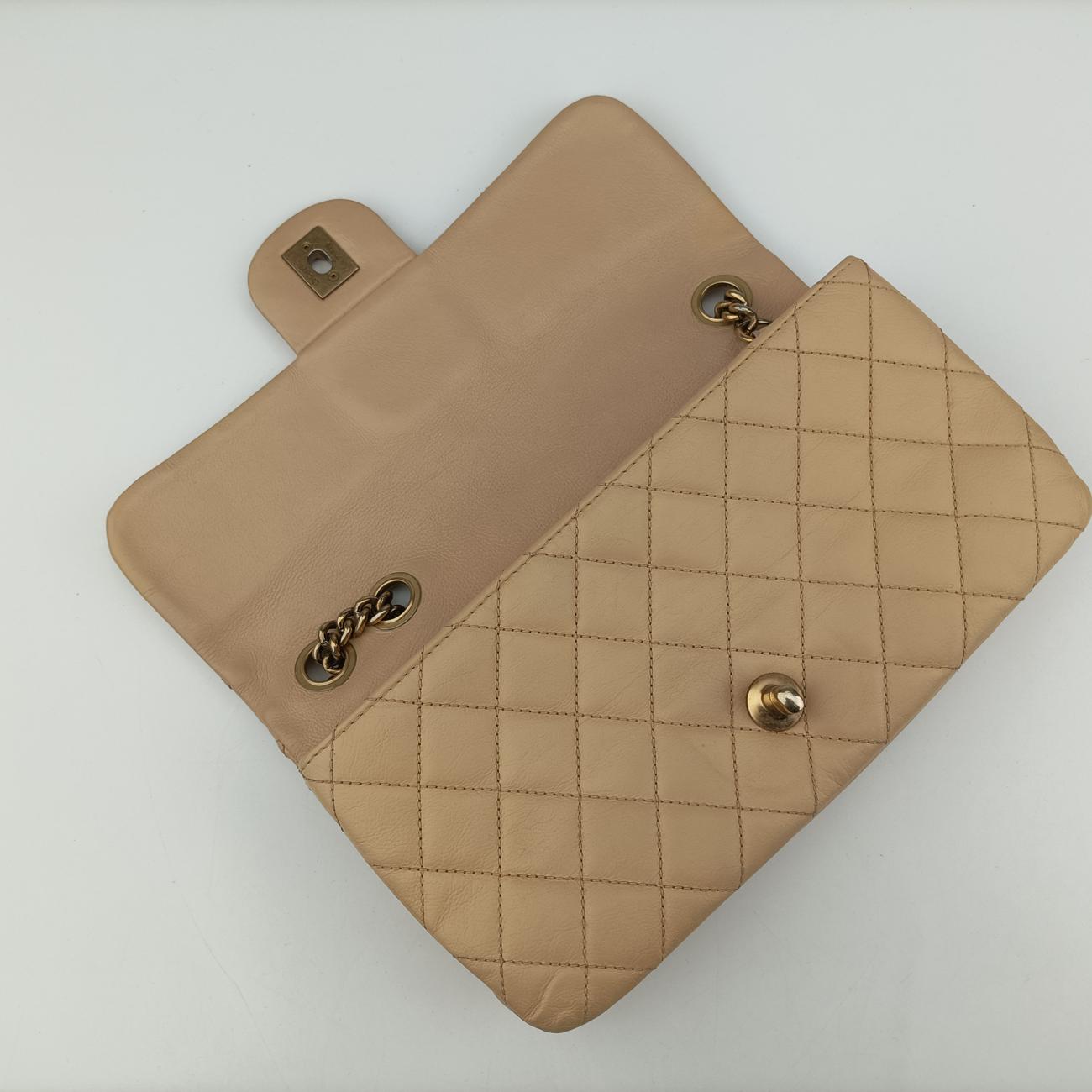 CC Logo Matelasse Urban Day Flap Beige Leather A67488 17673599CCロゴ マトラッセ アーバンデイ フラップ ベージュ レザー A67488 17673599