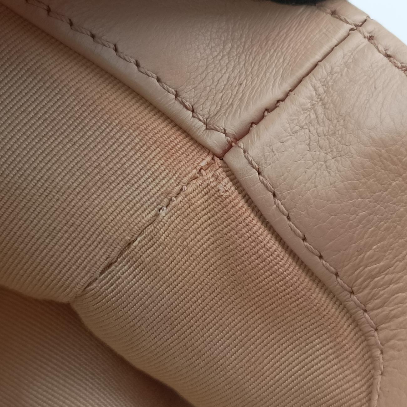 CC Logo Matelasse Urban Day Flap Beige Leather A67488 17673599CCロゴ マトラッセ アーバンデイ フラップ ベージュ レザー A67488 17673599