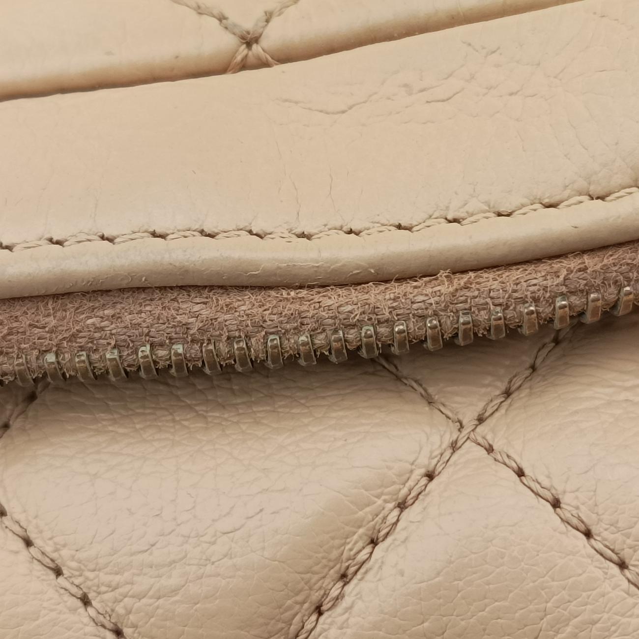 CC Logo Matelasse Urban Day Flap Beige Leather A67488 17673599CCロゴ マトラッセ アーバンデイ フラップ ベージュ レザー A67488 17673599