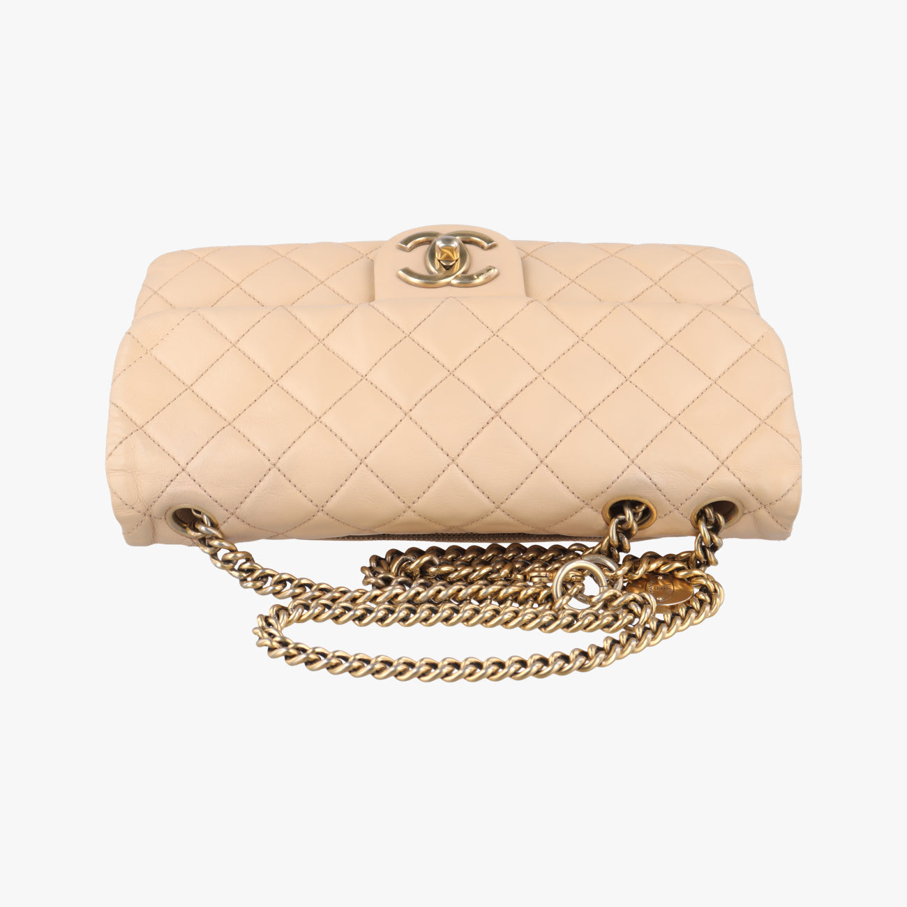 CC Logo Matelasse Urban Day Flap Beige Leather A67488 17673599CCロゴ マトラッセ アーバンデイ フラップ ベージュ レザー A67488 17673599