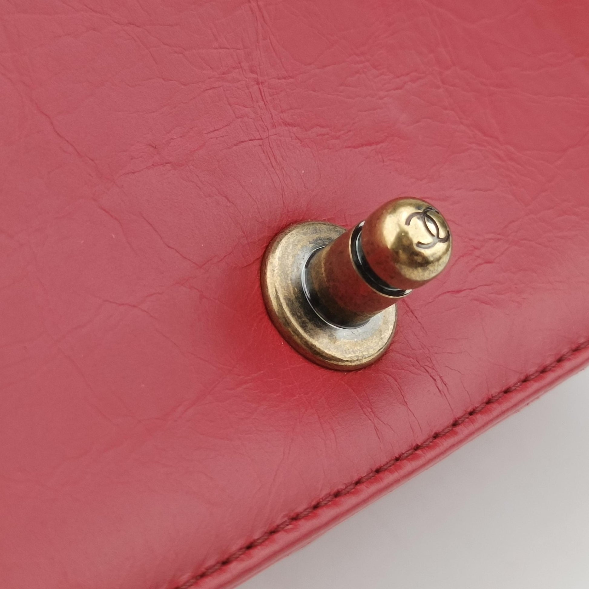 BOY CHANEL Red Leather A67086 17631774ボーイシャネル レッド レザー A67086 17631774