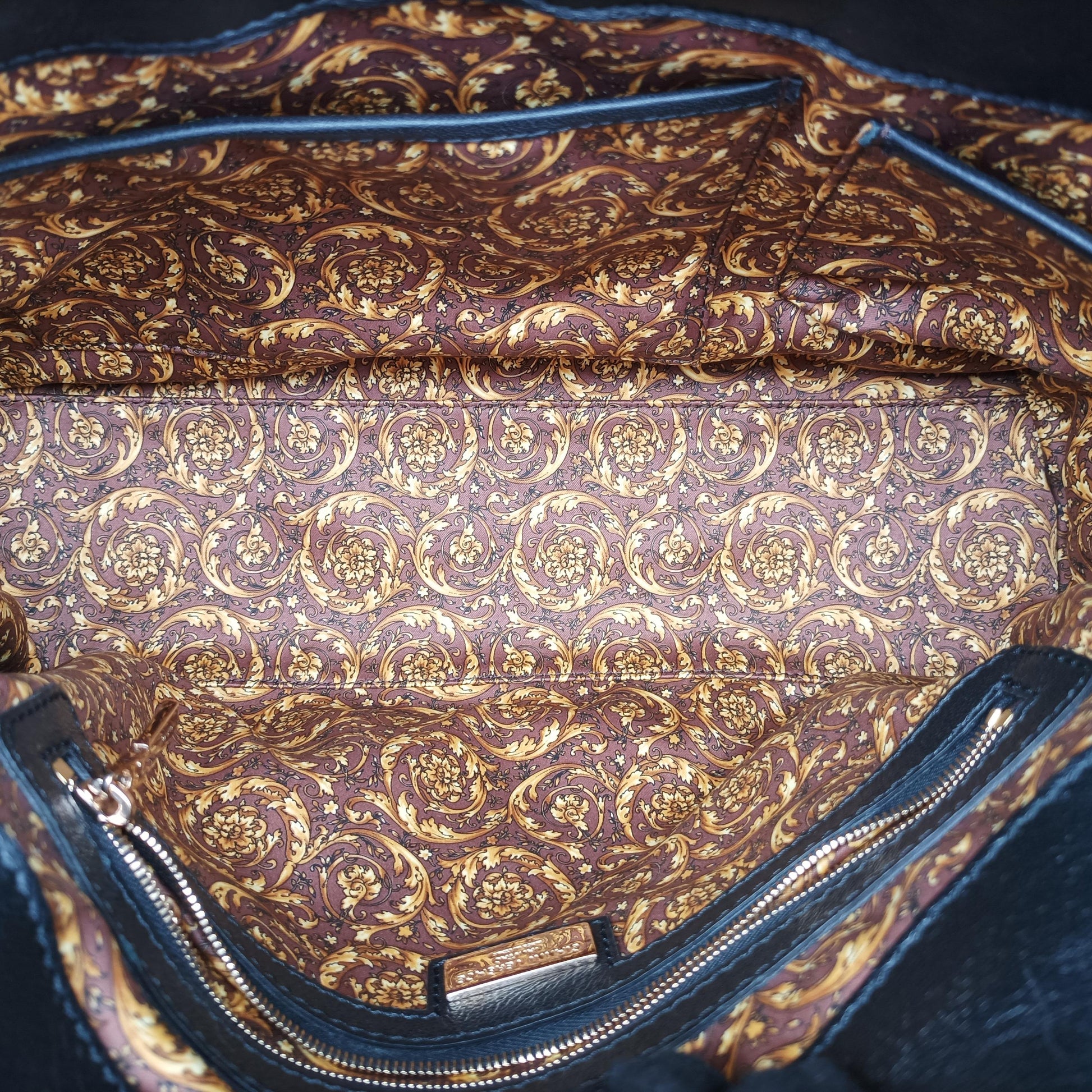 Embossed Leather Talia Vanitas Black Leather エンボス レザー タリア ヴァニタス ブラック レザー 