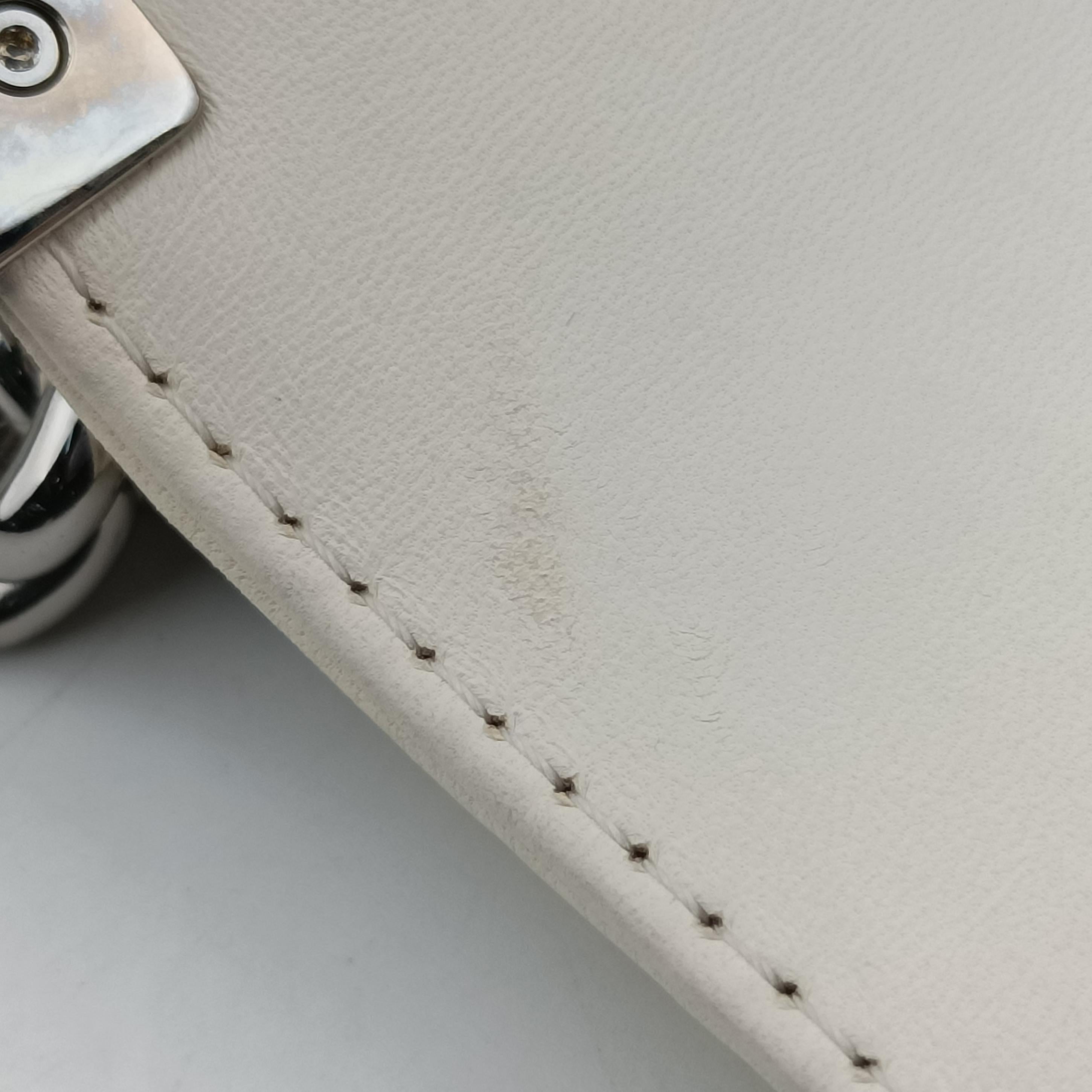 BOY CHANEL White Leather A67086 19277583ボーイシャネル ホワイト レザー A67086 19277583