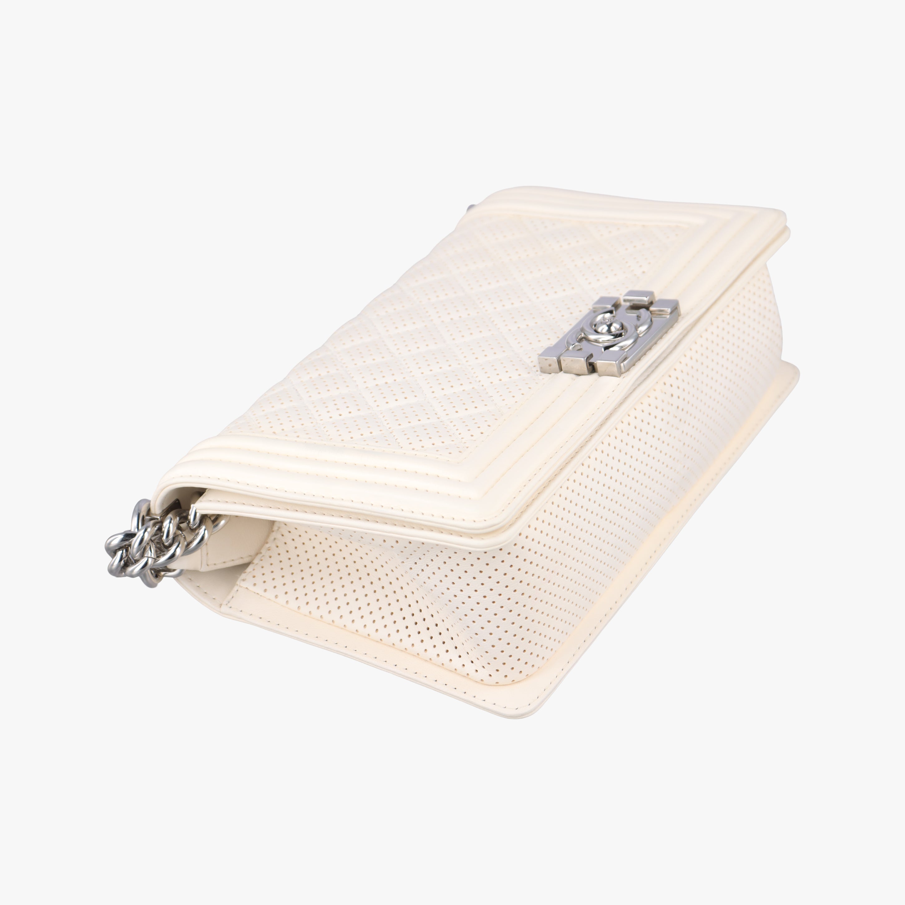 BOY CHANEL White Leather A67086 19277583ボーイシャネル ホワイト レザー A67086 19277583