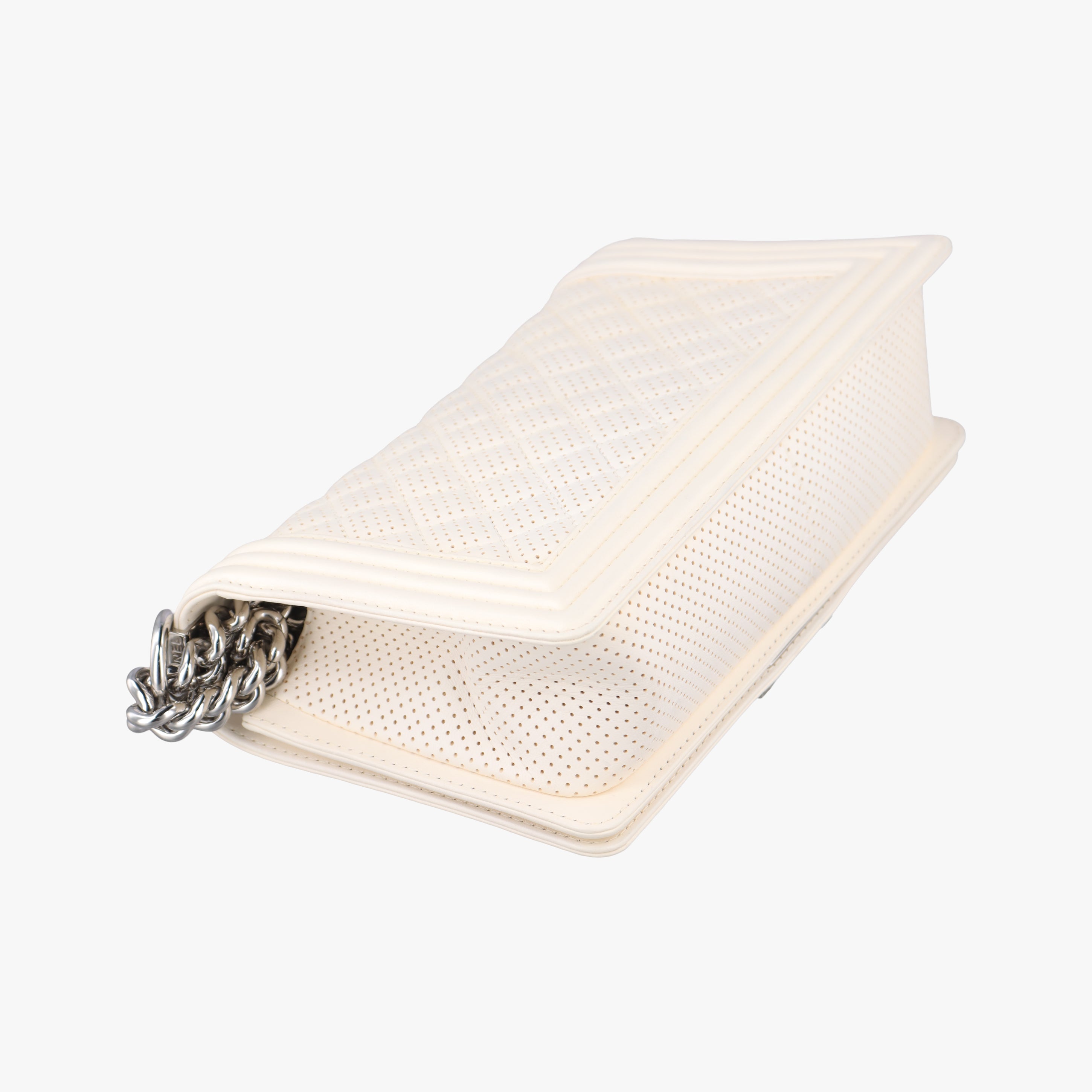 BOY CHANEL White Leather A67086 19277583ボーイシャネル ホワイト レザー A67086 19277583