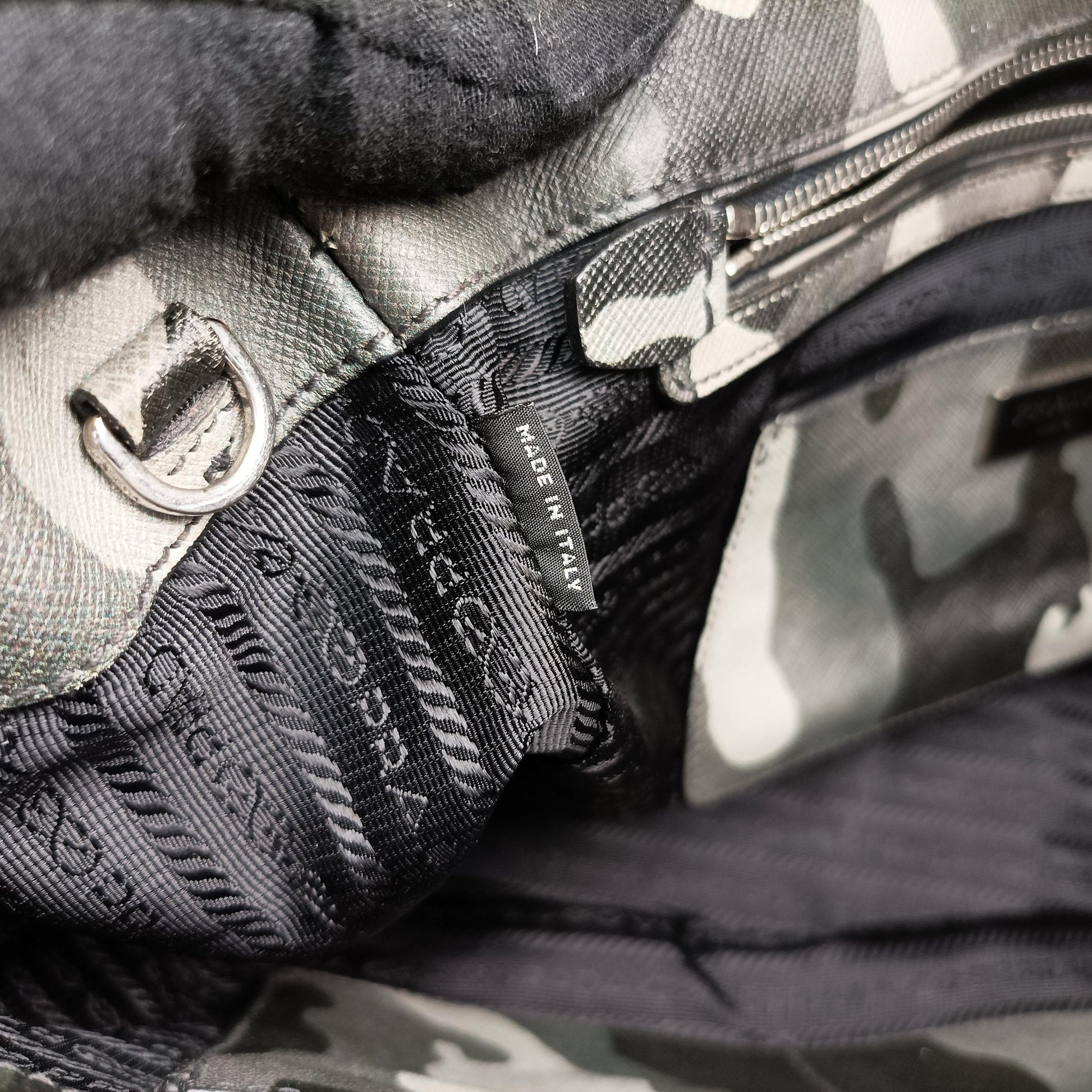 Galleria camouflage SAFFIANO Leather B1786P 14/Fガレリア カモフラージュ サフィアーノレザー B1786P 14/F