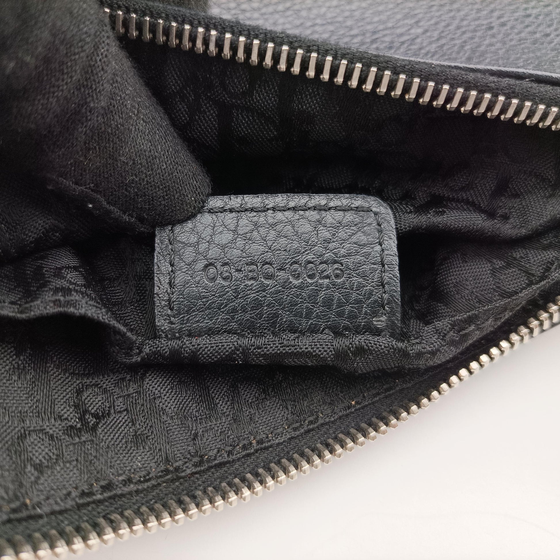 Logo Charm Mini Black leather 08-BO-0026ロゴチャームミニ ブラック レザー 08-BO-0026