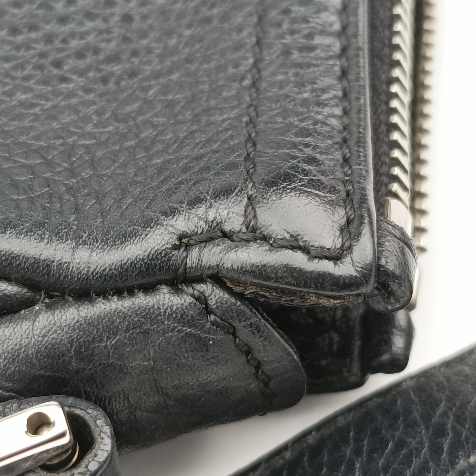 Logo Charm Mini Black leather 08-BO-0026ロゴチャームミニ ブラック レザー 08-BO-0026