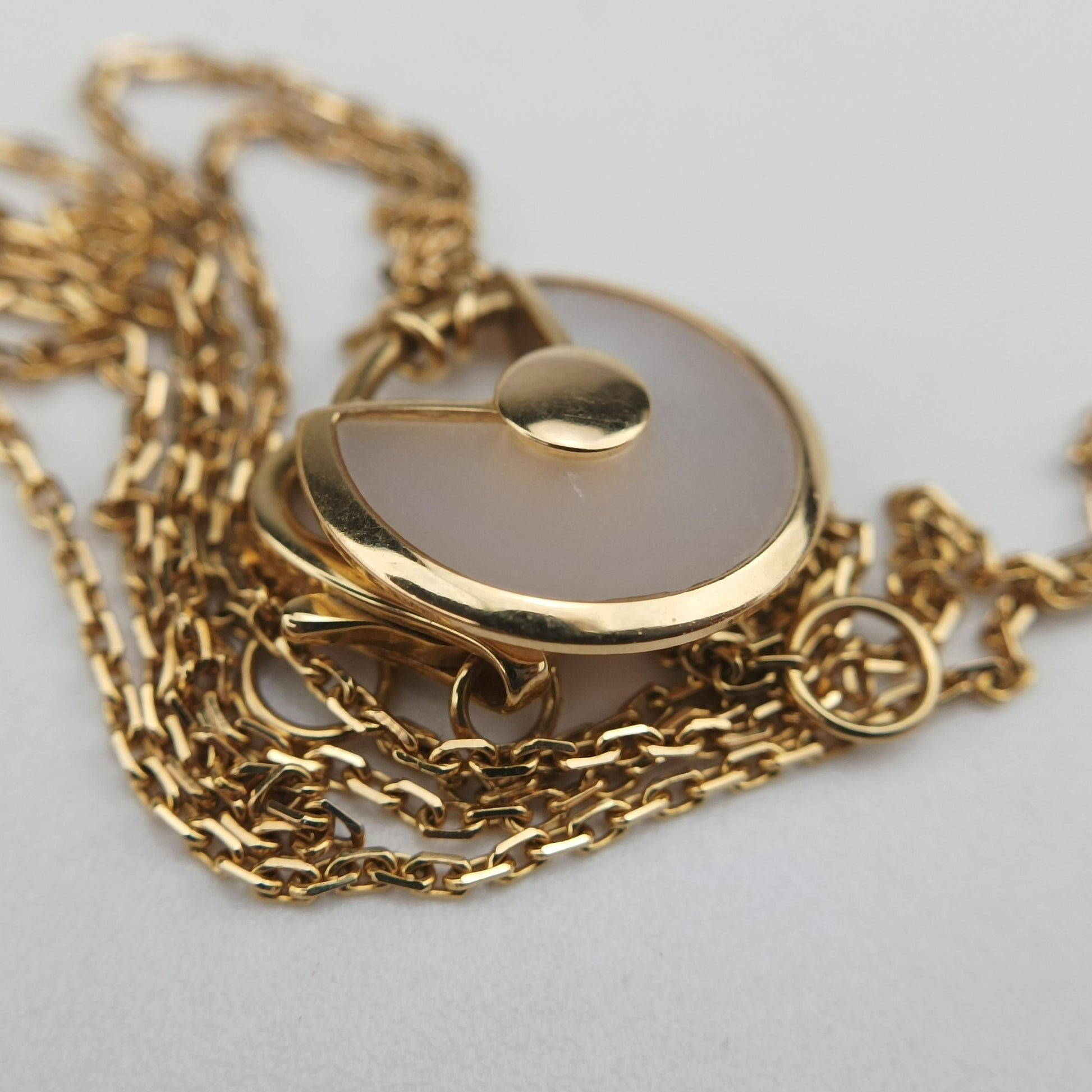 Amulette de Cartier Golden AU750 B3047100 DQI587アミュレット ドゥ カルティエ ゴールド AU750 B3047100 DQI587