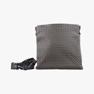 Intrecciato Grey lambskin B01078387Fイントレチャート グレー ラムスキン B01078387F