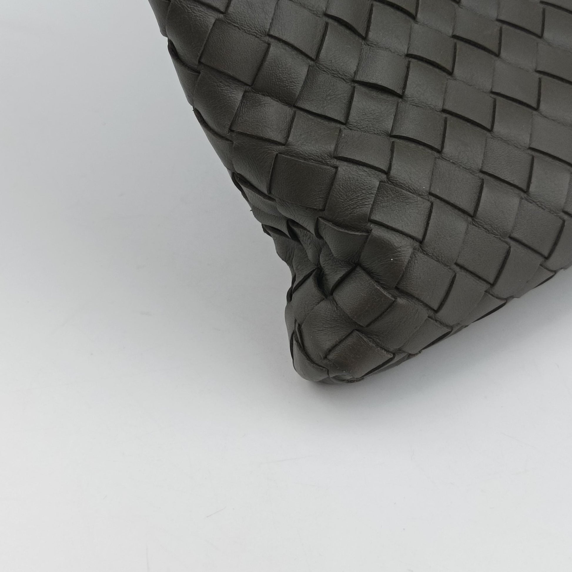 Intrecciato Grey lambskin B01078387Fイントレチャート グレー ラムスキン B01078387F