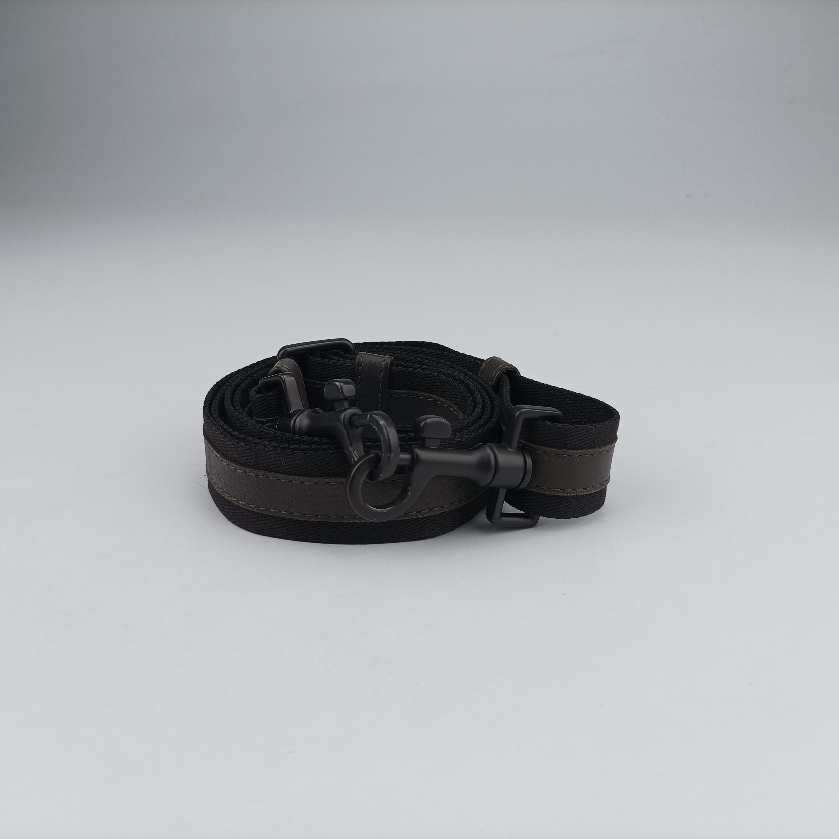 Intrecciato Grey lambskin B01078387Fイントレチャート グレー ラムスキン B01078387F