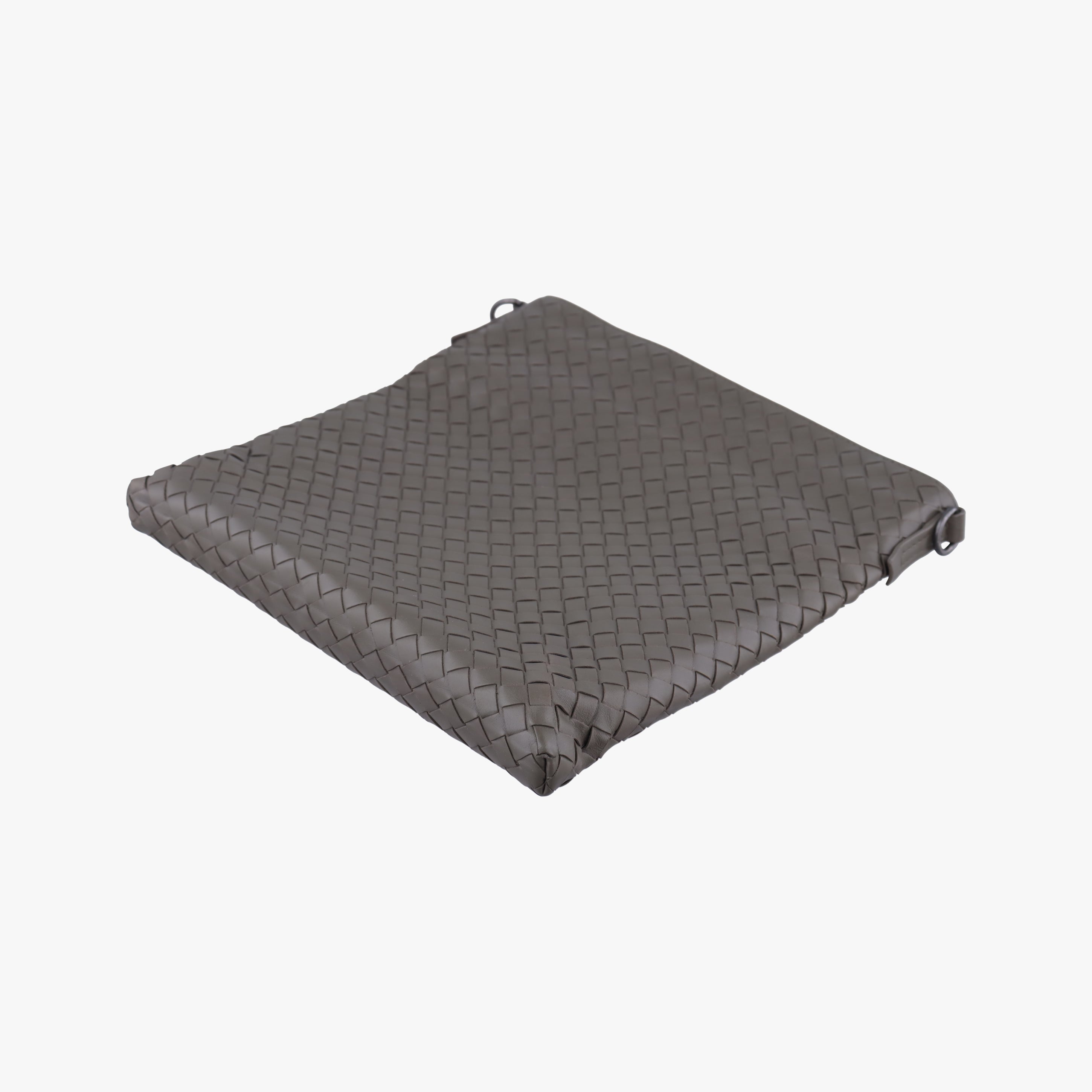 Intrecciato Grey lambskin B01078387Fイントレチャート グレー ラムスキン B01078387F