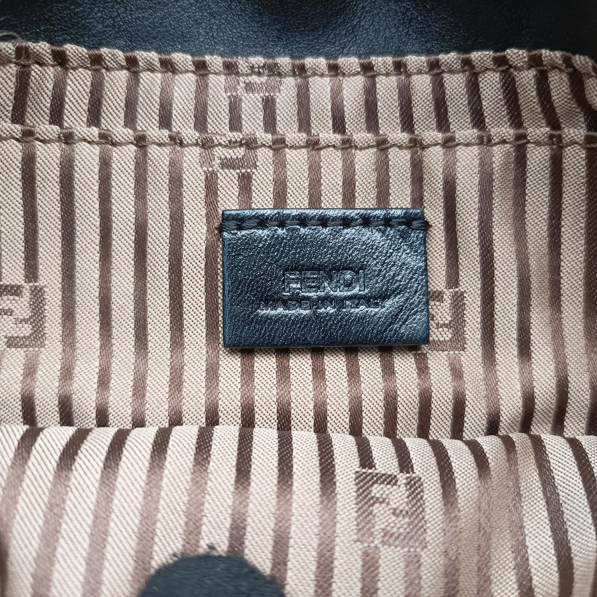 Fendista Pochette Black Leather 8M0276 8M0276-ANG 129-2516フェンディスタ ポシェット ブラック レザー 8M0276 8M0276-ANG 129-2516