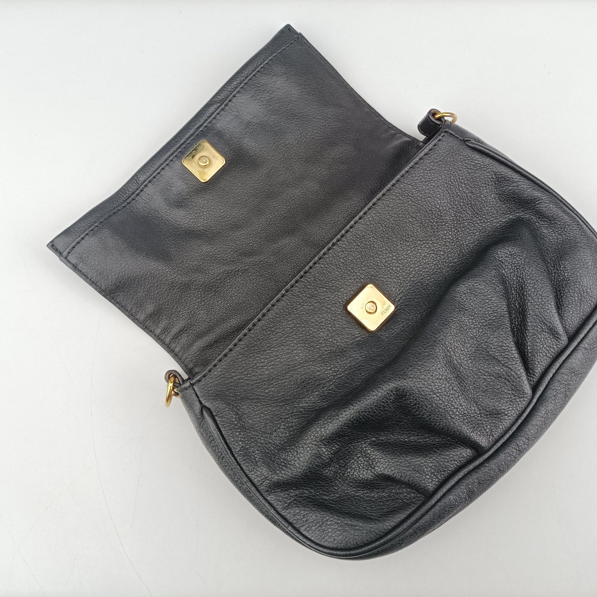 Fendista Pochette Black Leather 8M0276 8M0276-ANG 129-2516フェンディスタ ポシェット ブラック レザー 8M0276 8M0276-ANG 129-2516