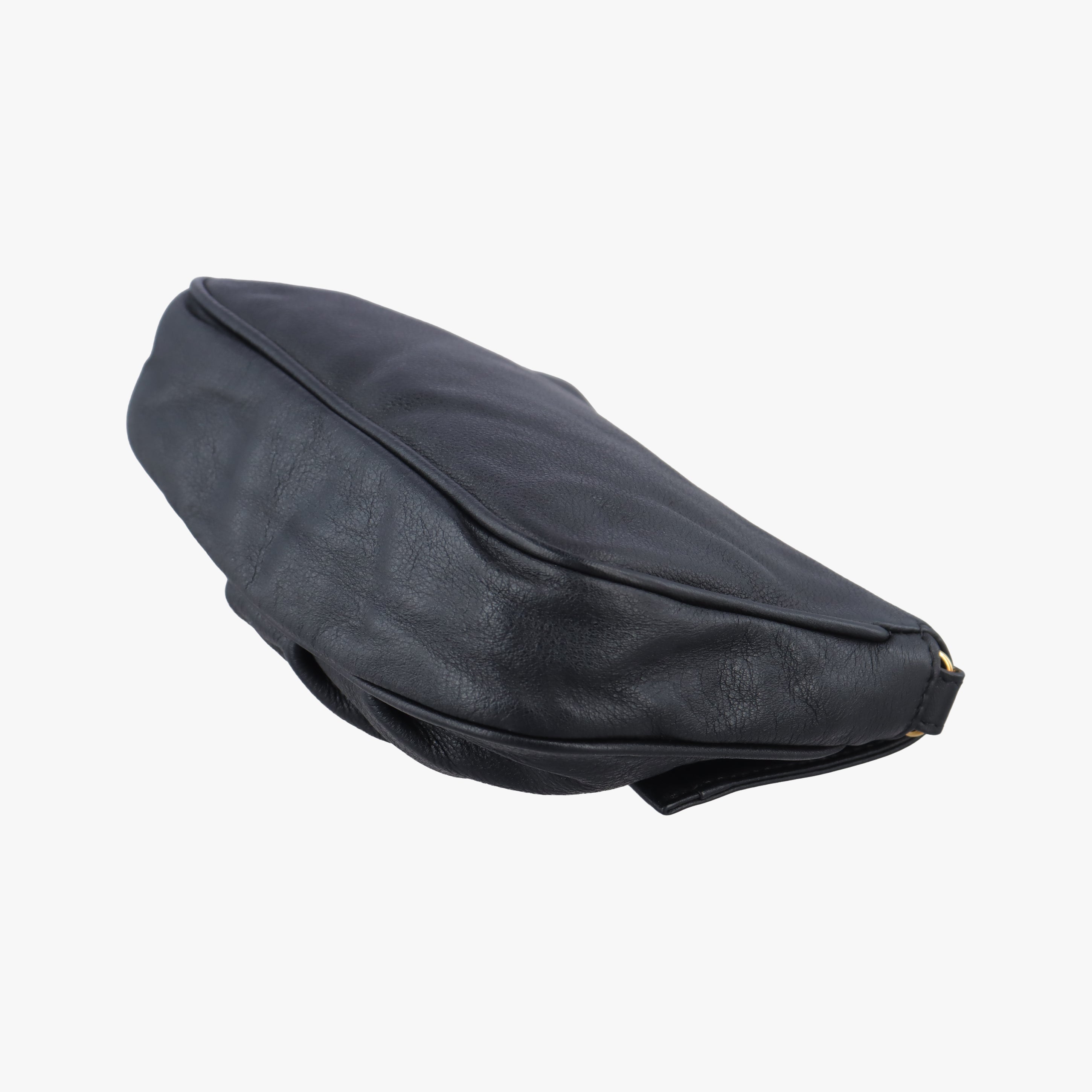 Fendista Pochette Black Leather 8M0276 8M0276-ANG 129-2516フェンディスタ ポシェット ブラック レザー 8M0276 8M0276-ANG 129-2516