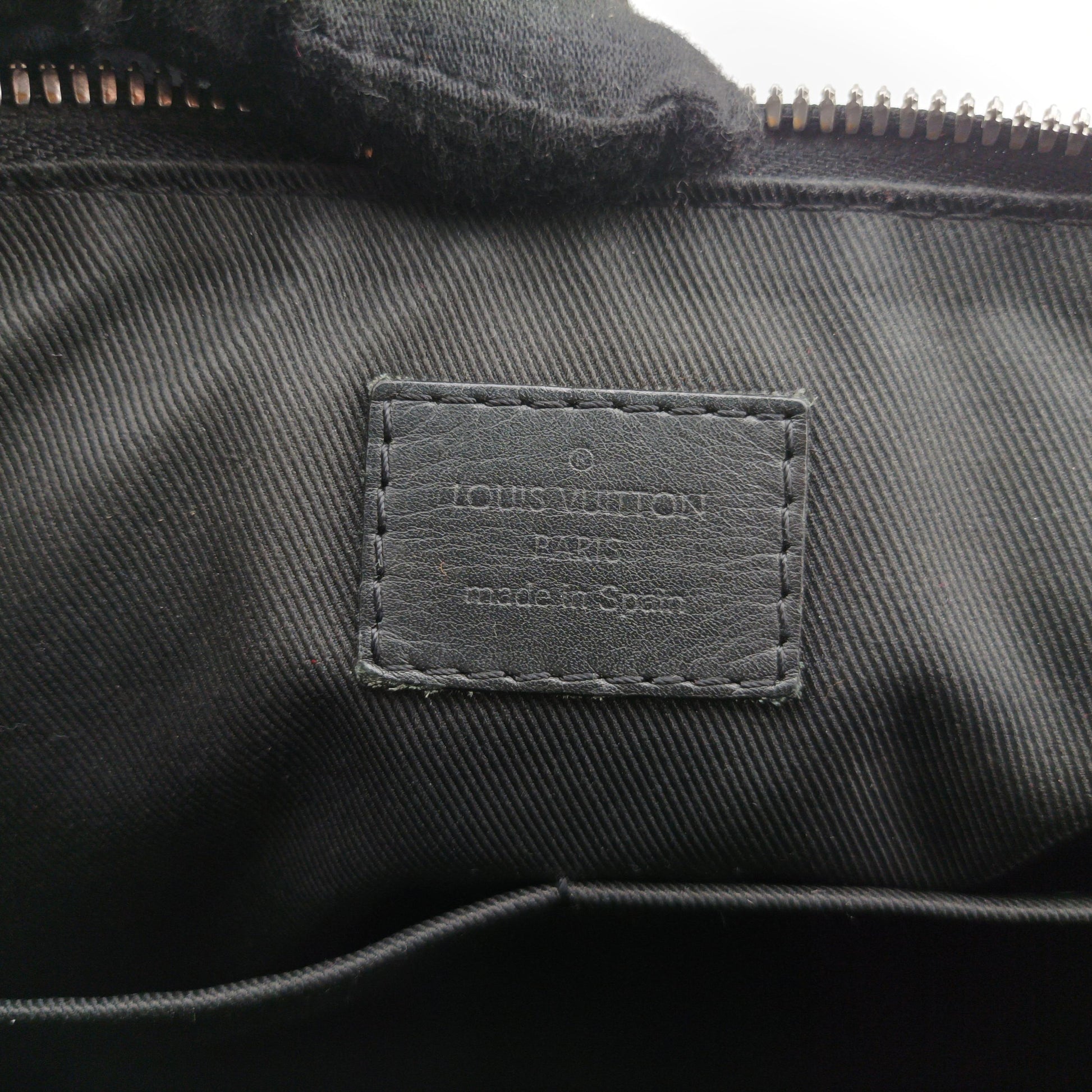 Discovery Messenger PM Onyx Damier Infini Leather N42415 CA0119ディスカバリー メッセンジャーPM オニキス ダミエ アンフィニレザー N42415 CA0119