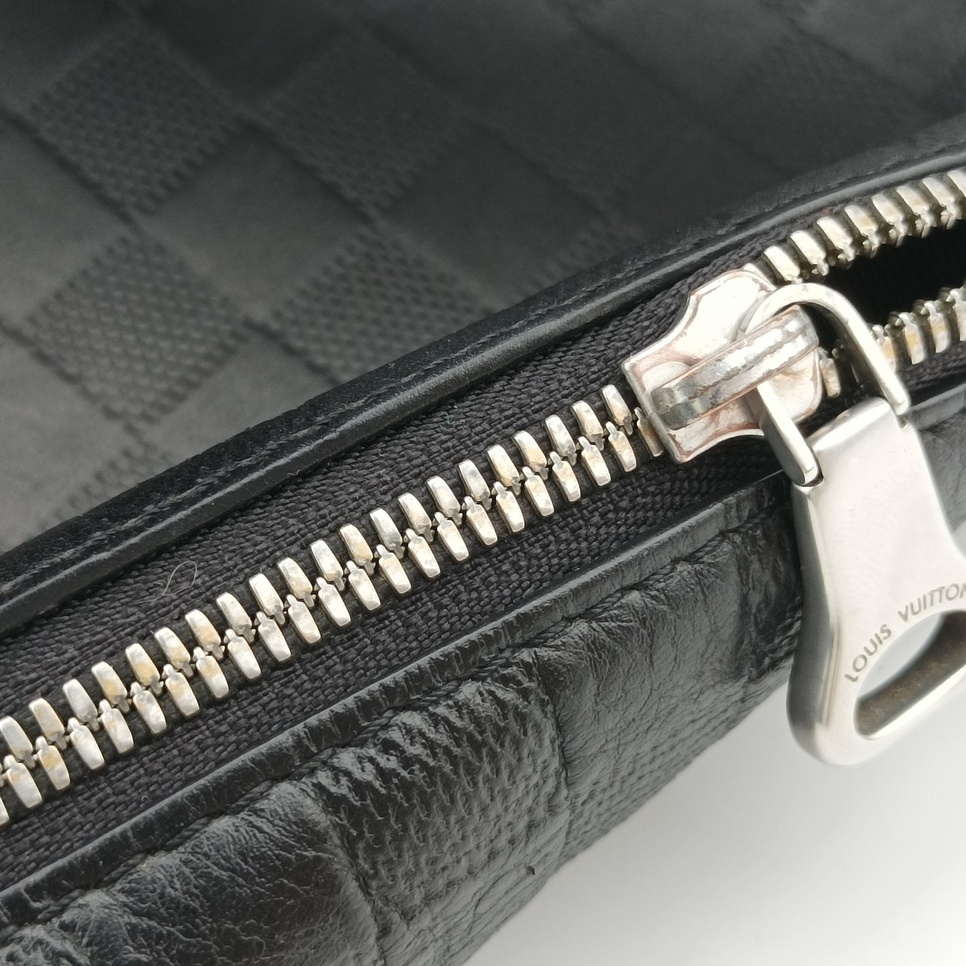 Discovery Messenger PM Onyx Damier Infini Leather N42415 CA0119ディスカバリー メッセンジャーPM オニキス ダミエ アンフィニレザー N42415 CA0119