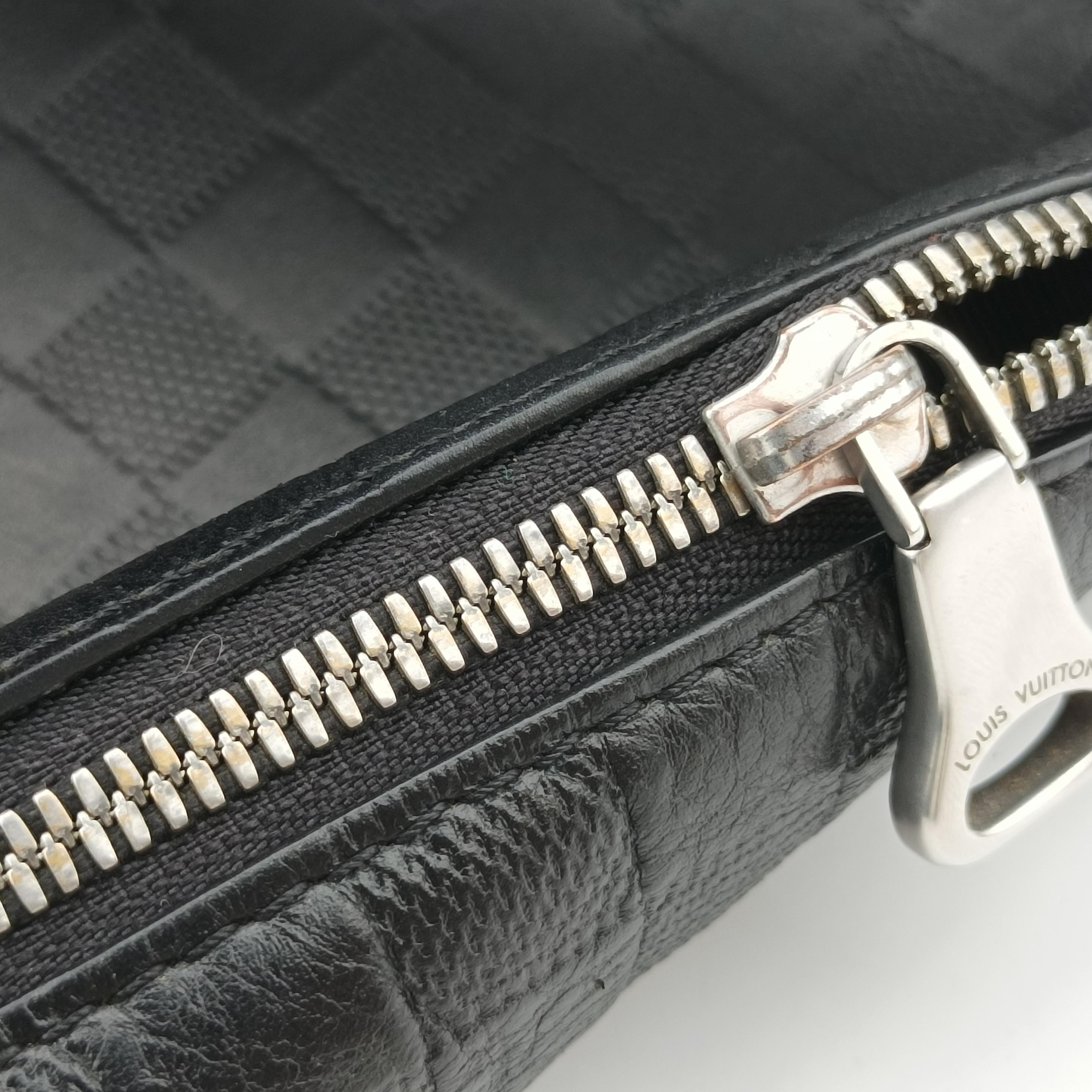 Discovery Messenger PM Onyx Damier Infini Leather N42415 CA0119ディスカバリー メッセンジャーPM オニキス ダミエ アンフィニレザー N42415 CA0119