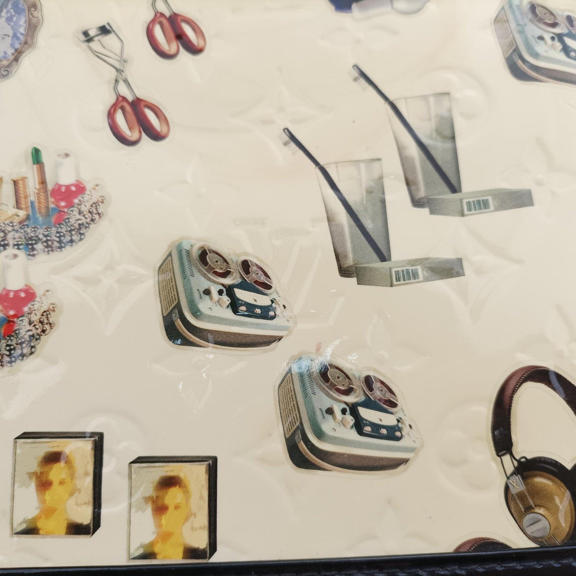 Alma PM Sticker Collection Ivory x black x multicolor Vernis M50466 SN1145アルマPM ステッカー アイボリー×ブラック×マルチカラー ヴェルニ M50466 SN1145