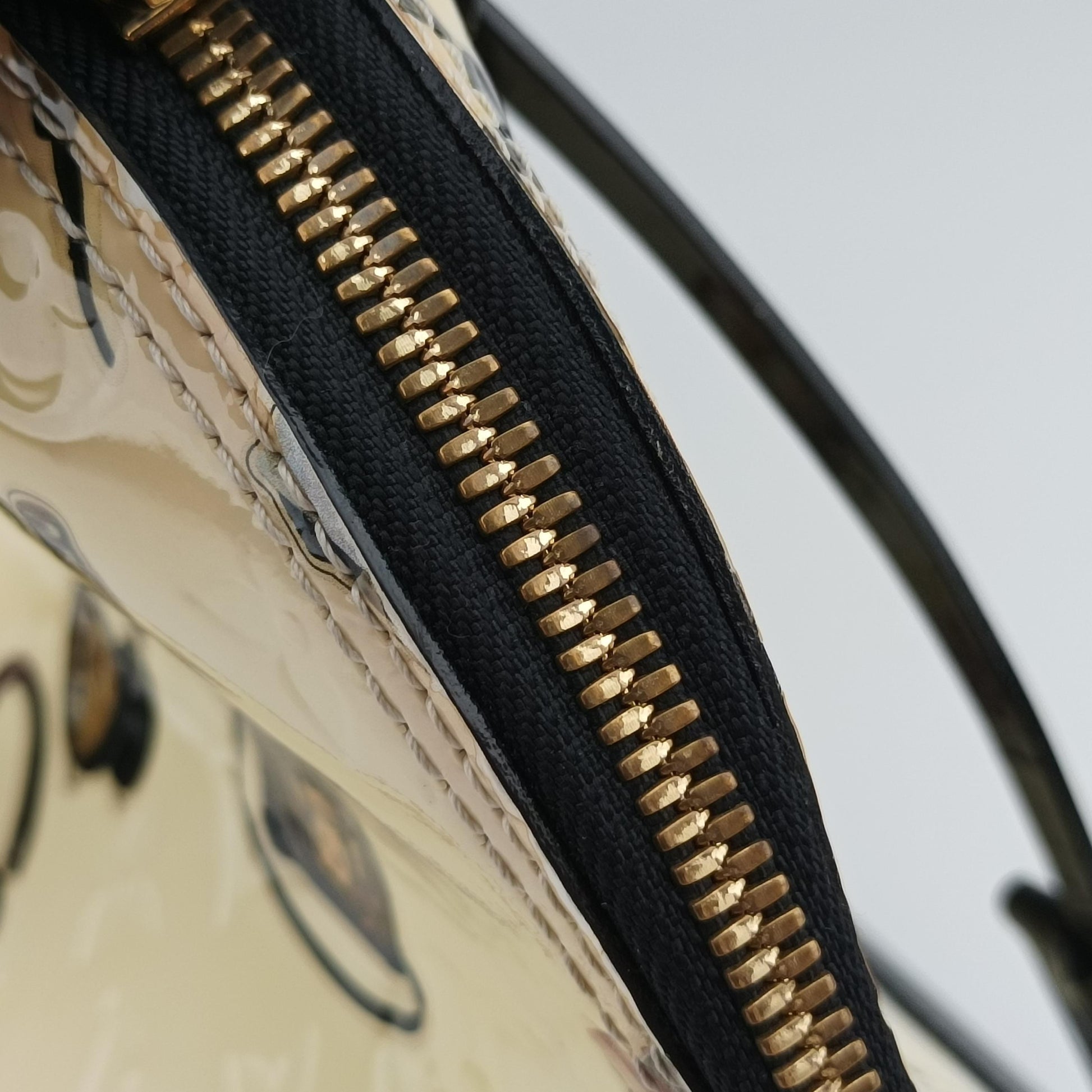 Alma PM Sticker Collection Ivory x black x multicolor Vernis M50466 SN1145アルマPM ステッカー アイボリー×ブラック×マルチカラー ヴェルニ M50466 SN1145