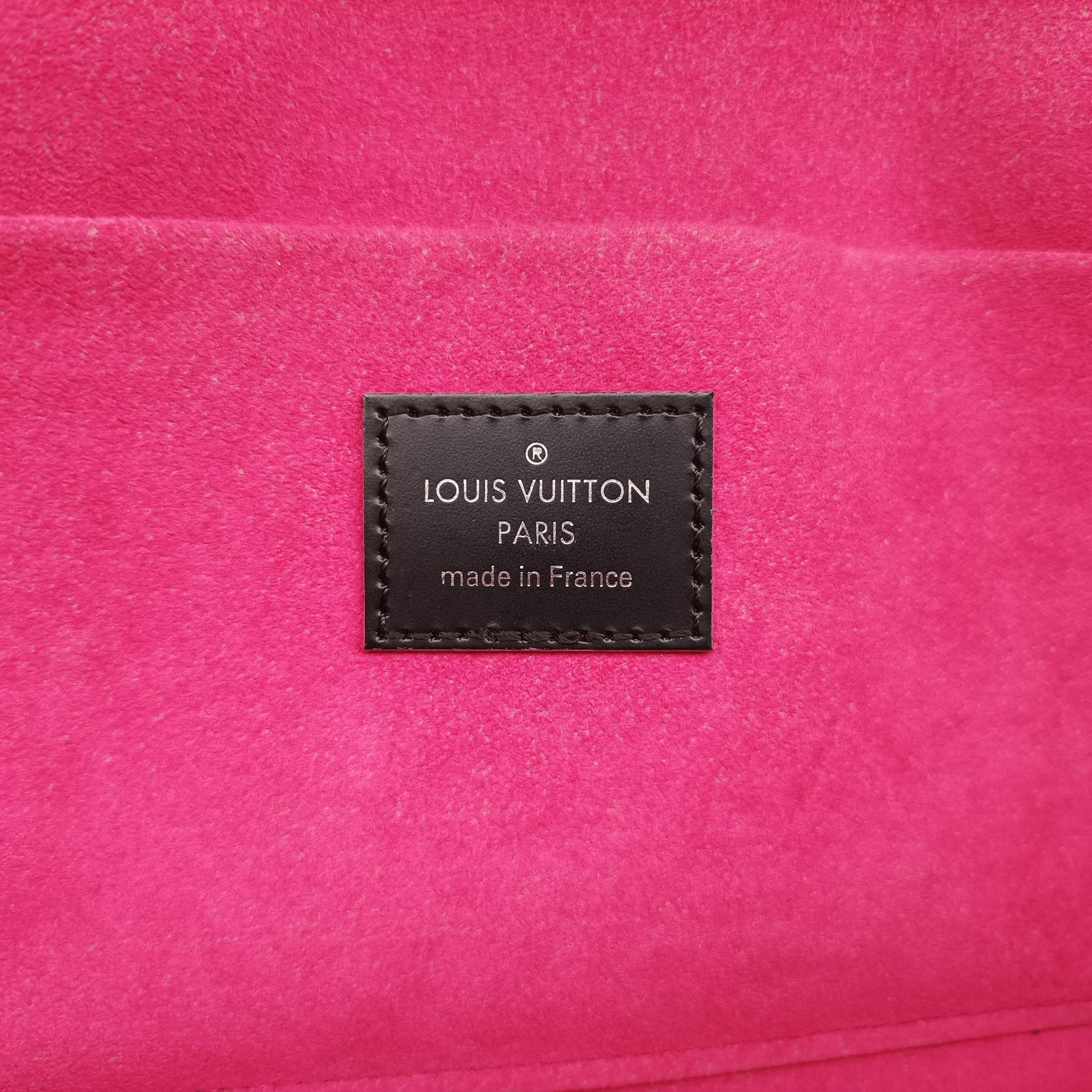 Pochette FéLICIE Noir×hot pink EPI M64579 TJ2187ポシェット フェリシー ノワール×ホットピンク エピ M64579 TJ2187