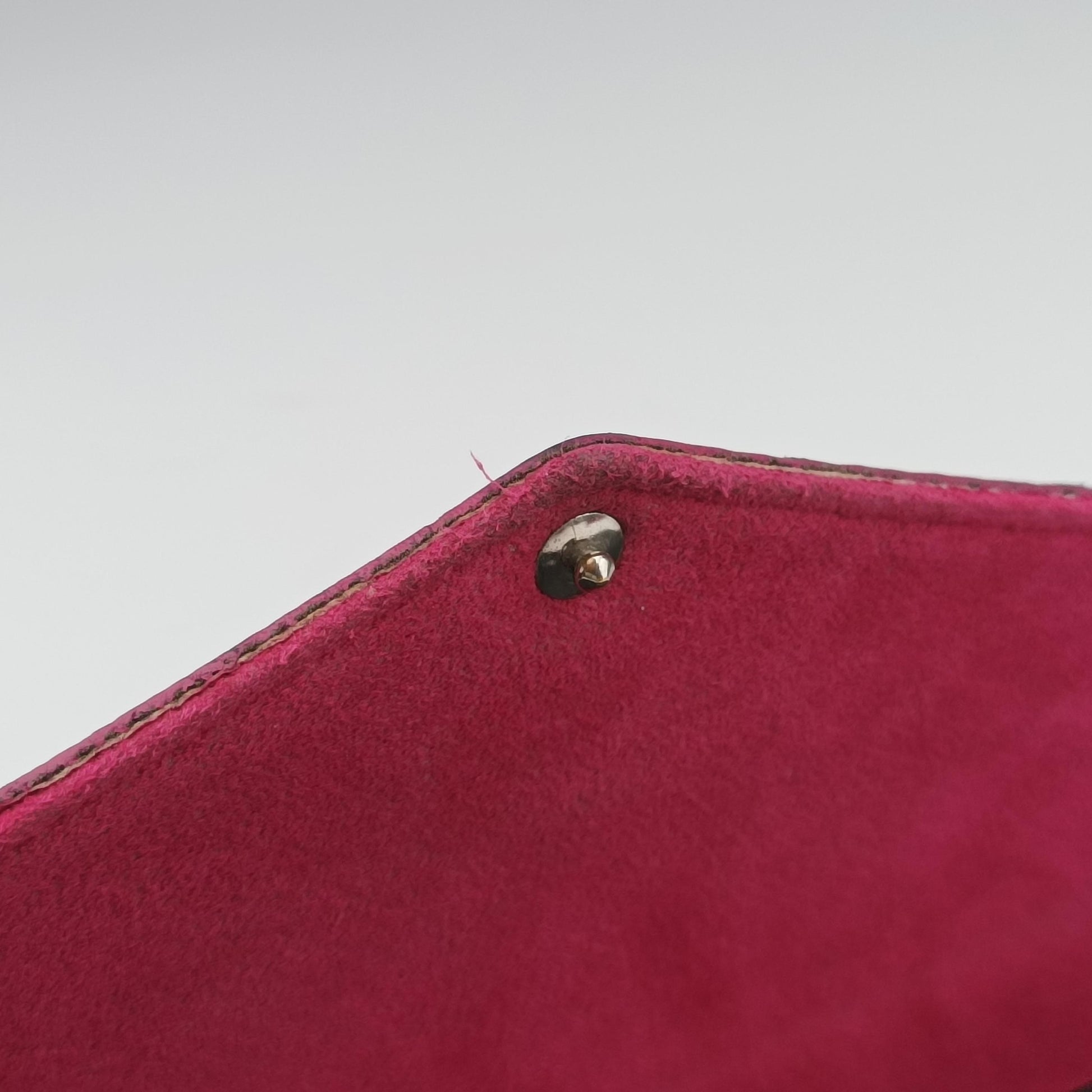 Pochette FéLICIE Noir×hot pink EPI M64579 TJ2187ポシェット フェリシー ノワール×ホットピンク エピ M64579 TJ2187