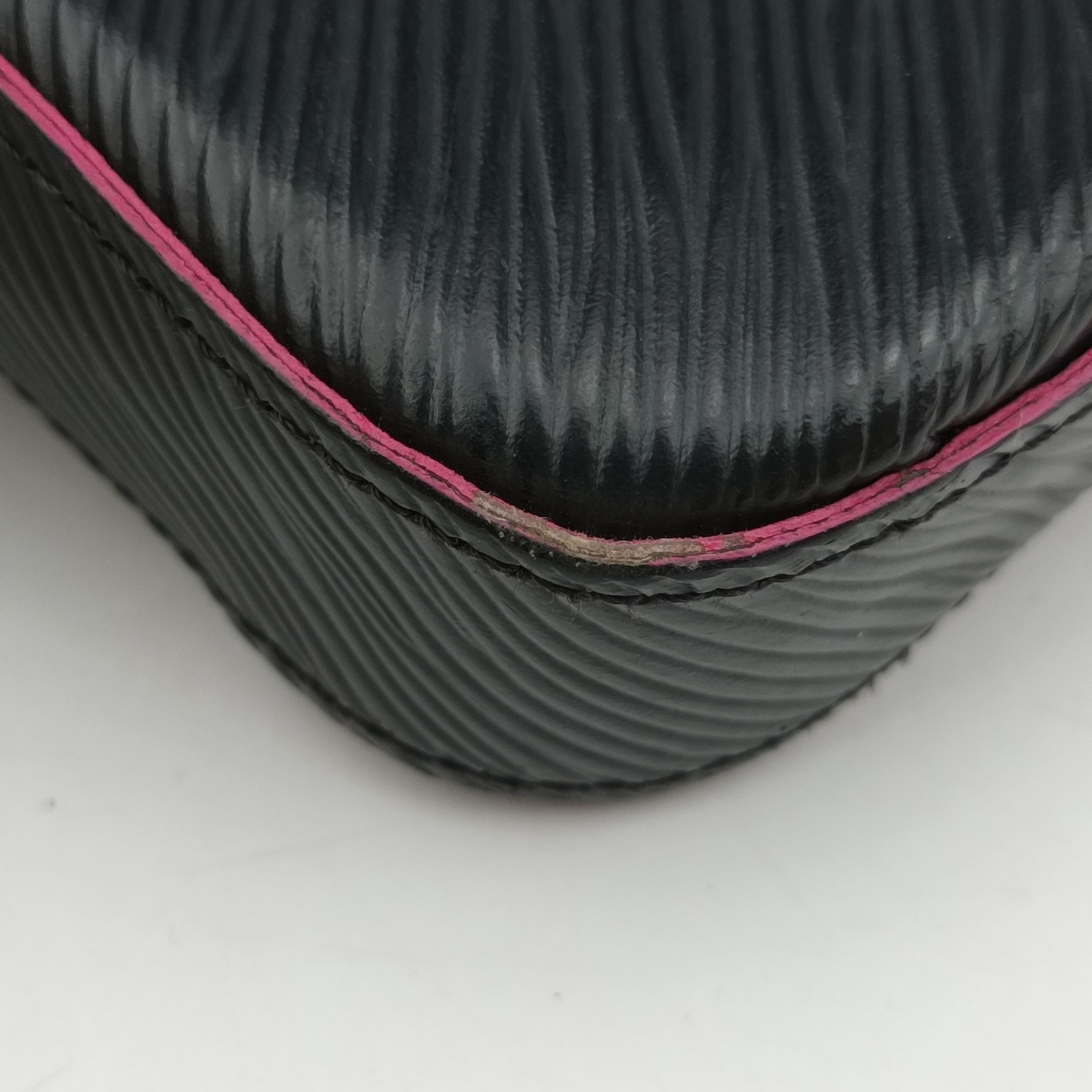 Pochette FéLICIE Noir×hot pink EPI M64579 TJ2187ポシェット フェリシー ノワール×ホットピンク エピ M64579 TJ2187