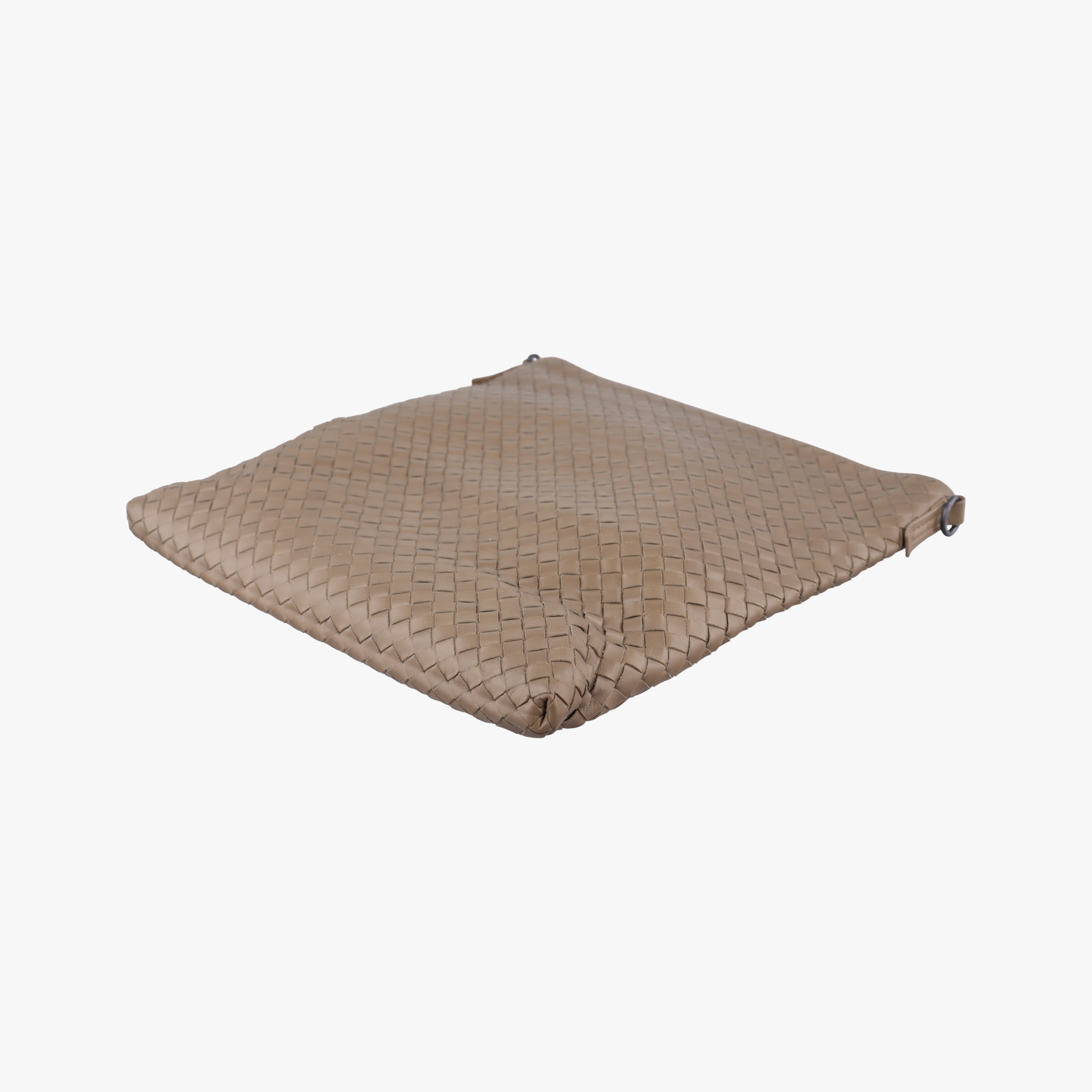 Intrecciato khaki lambskin B01901294Iイントレチャート カーキ ラムスキン B01901294I