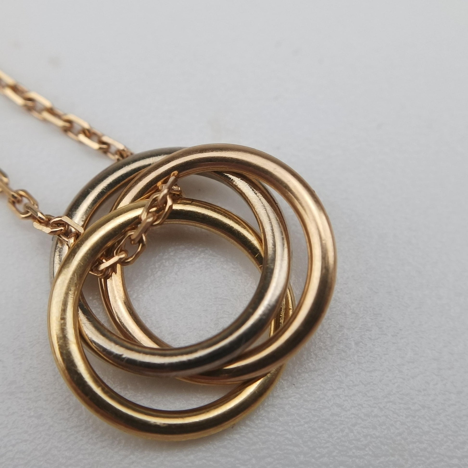 Trinity de Cartier Golden× Platinum × Rose Golden AU750 B6036818 UP0249トリニティ ドゥ カルティエ ゴールド × プラチナ × ローズゴールド AU750 B6036818 UP0249