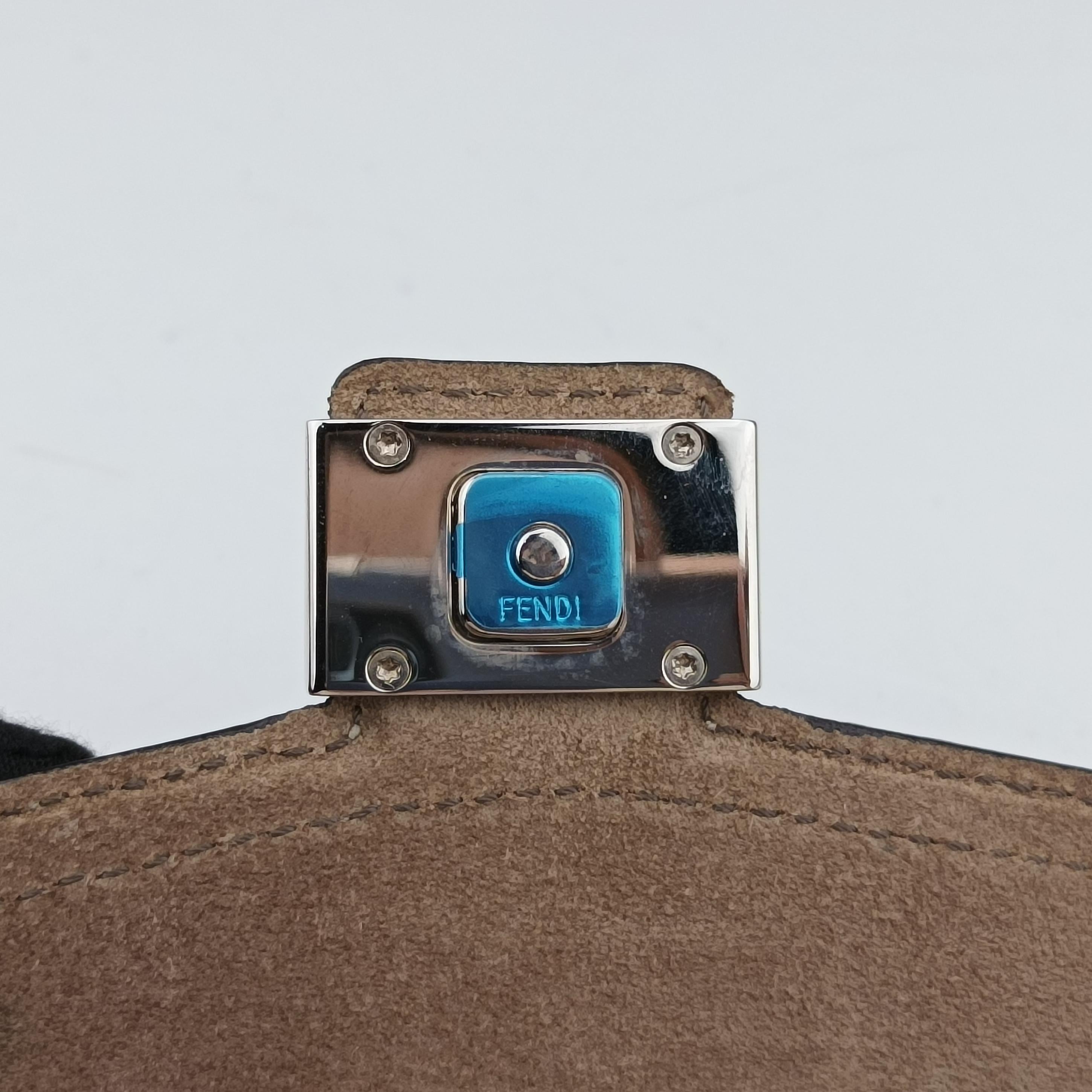 Zucca Soft Trunk Phone Pouch Brown Canvas 7AS139 7AS139-AFBV-229-0501ズッカ ソフトトランク スマホポーチ ブラウン キャンバス 7AS139 7AS139-AFBV-229-0501