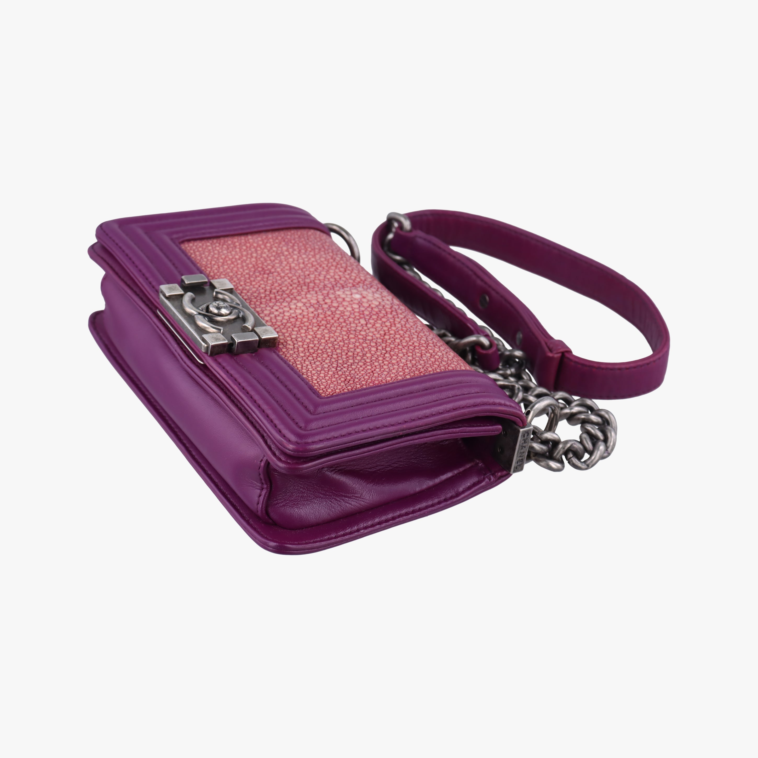 BOY CHANEL Rose×Red Galuchat Stingray ×lambskin A67137 16681273ボーイシャネル ローズ レッド×レッド ガルーシャ スティングレイ×ラムスキン A67137 16681273