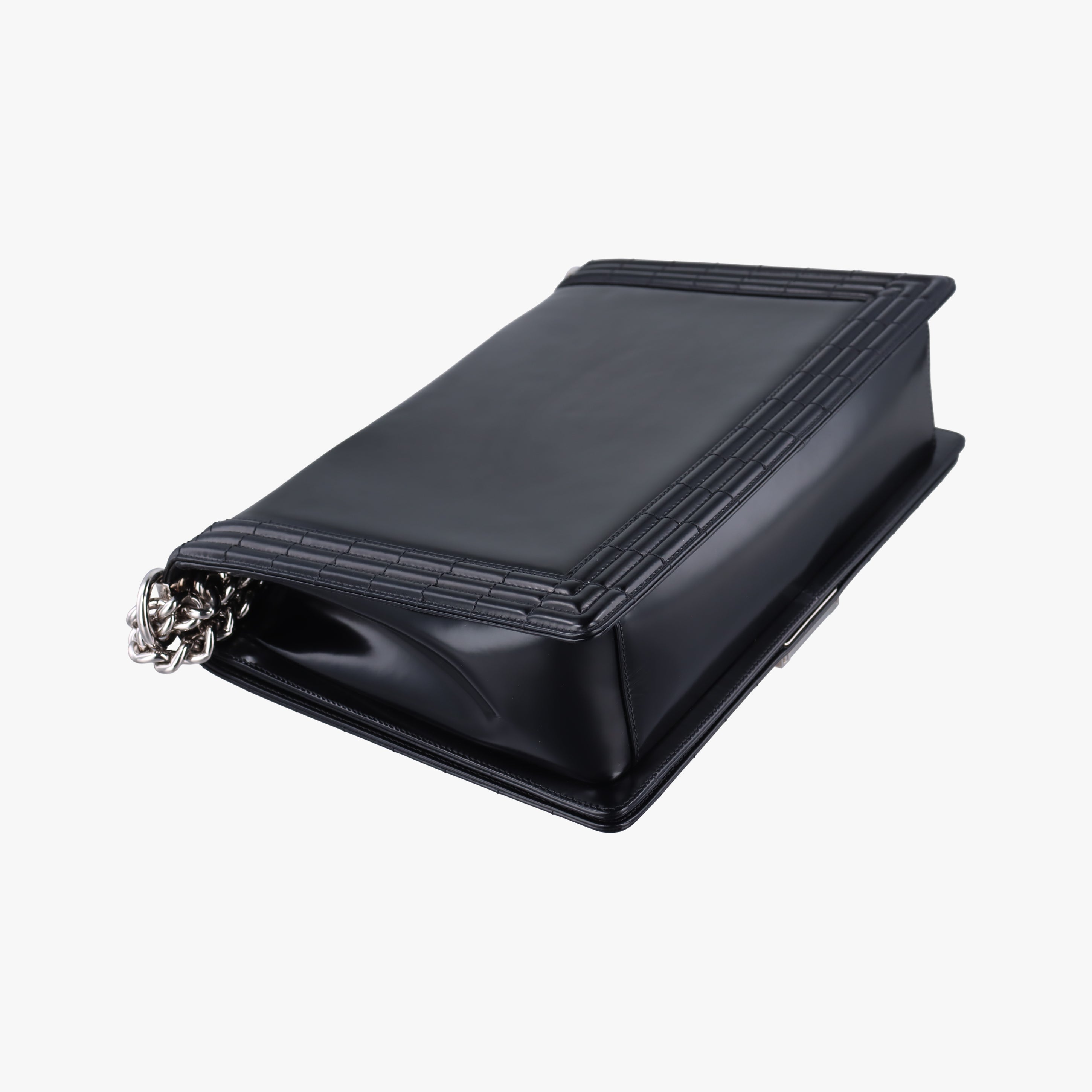 BOY CHANEL Black Enamel A67021 17001419ボーイシャネル ブラック エナメル A67021 17001419