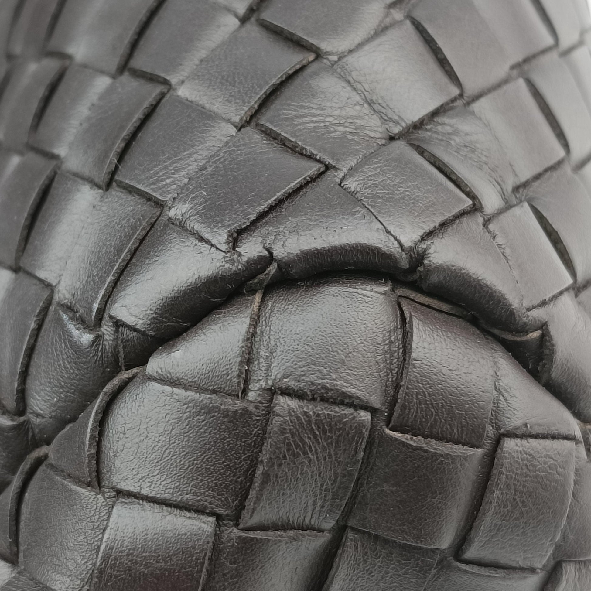 Intrecciato Black lambskin B01350810Lイントレチャート ブラック ラムスキン B01350810L
