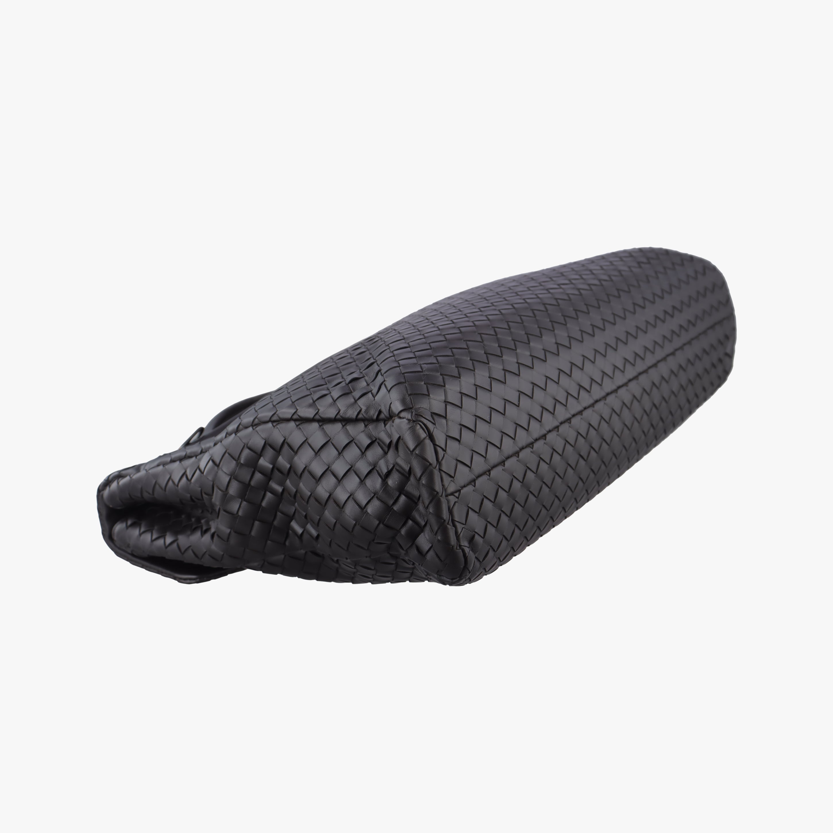 Intrecciato Black lambskin B01350810Lイントレチャート ブラック ラムスキン B01350810L