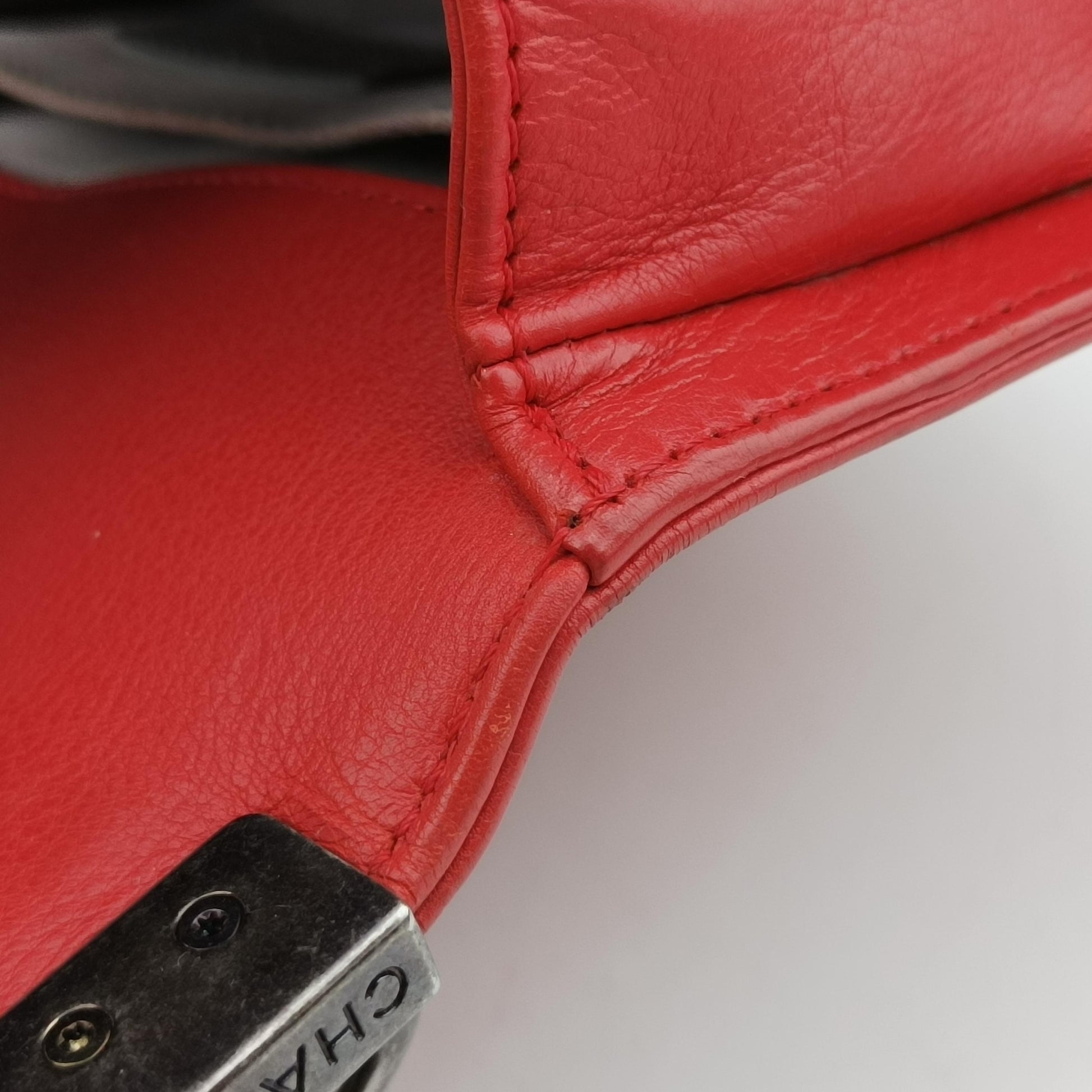 BOY CHANEL Red Leather A92104 18681204ボーイシャネル レッド レザー A92104 18681204