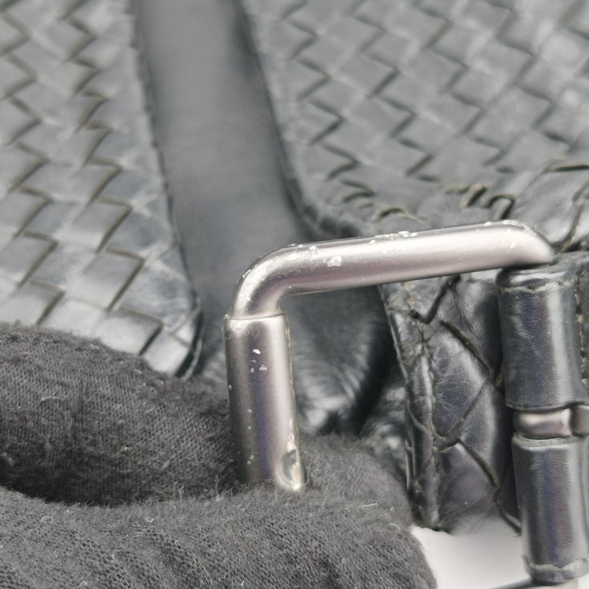 Intrecciato Black lambskin B02437012Eイントレチャート ブラック ラムスキン B02437012E