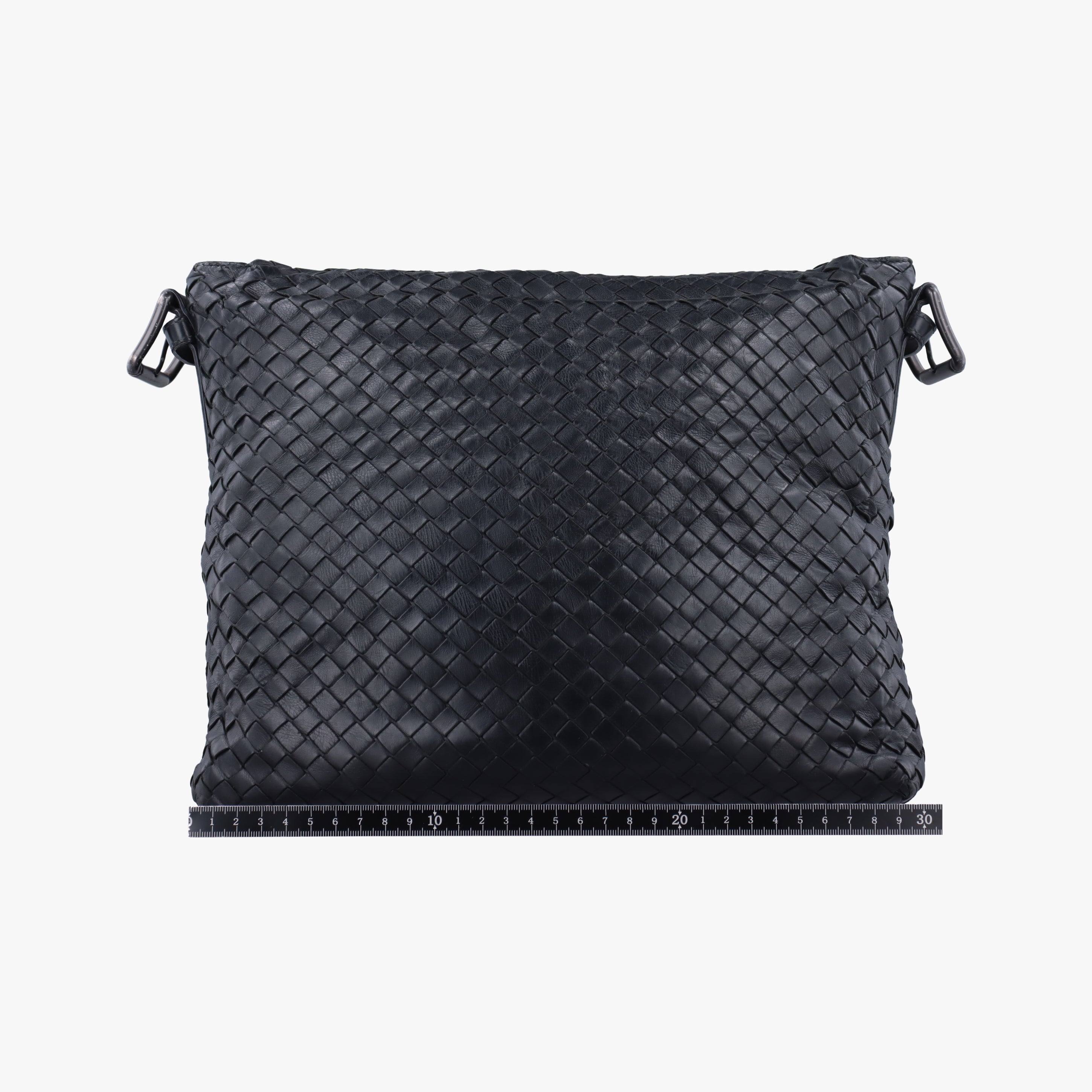 Intrecciato Black lambskin B02437012Eイントレチャート ブラック ラムスキン B02437012E