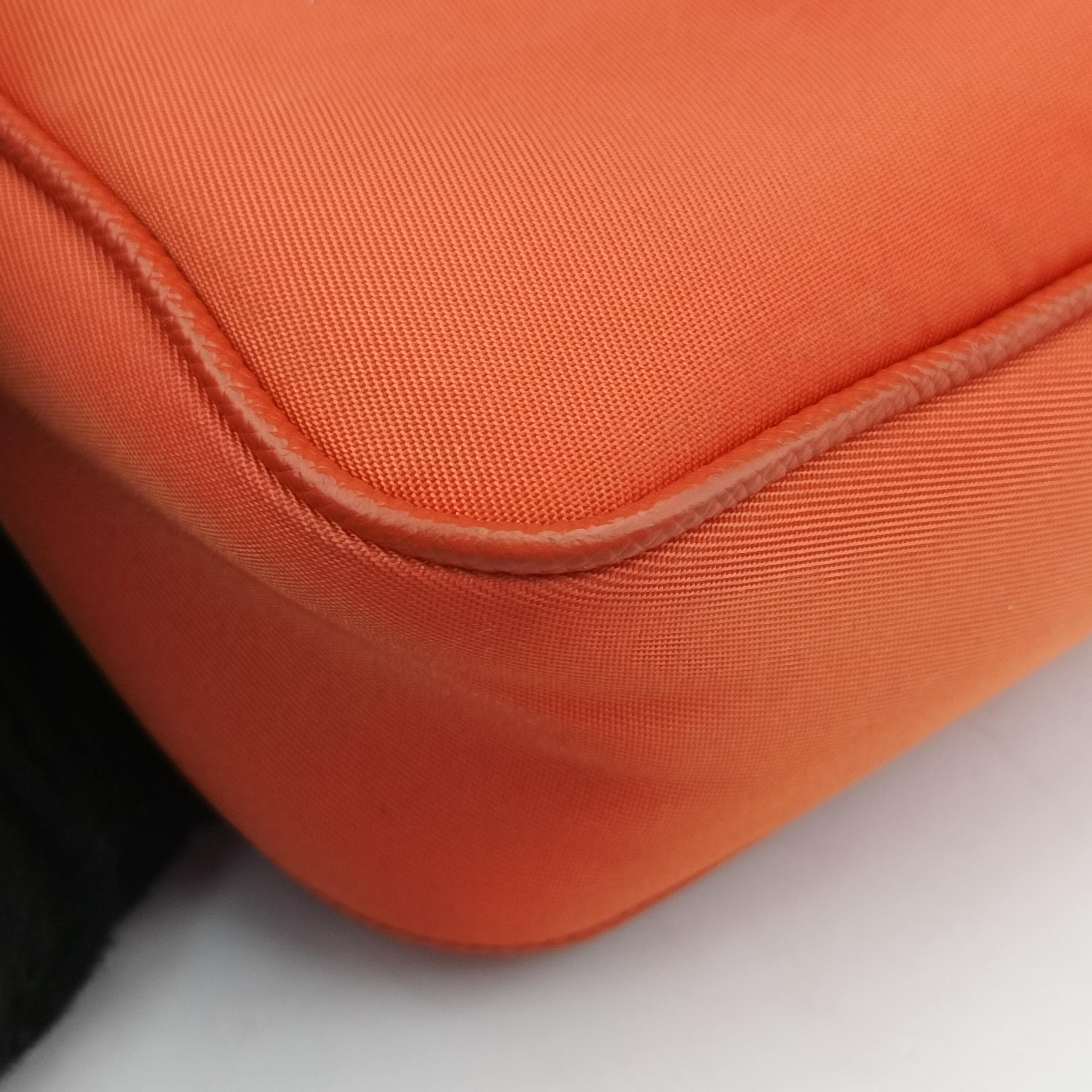 Triangle Logo Orange nylon 1TT122 42トライアングルロゴ オレンジ ナイロン 1TT122 42