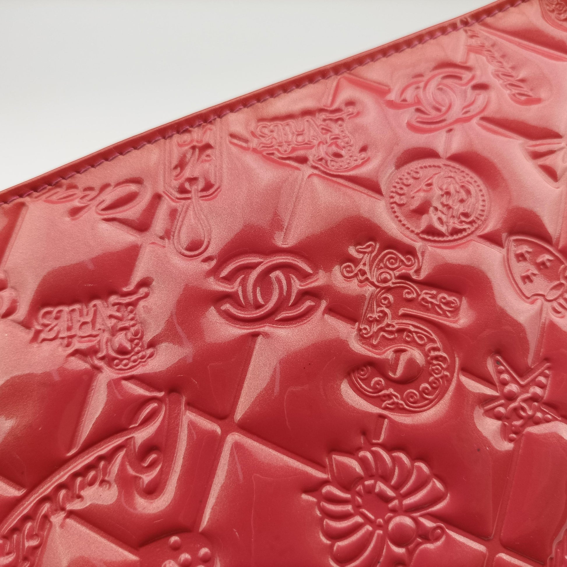 Iconic Matelasse Red Patent A37156 14087512アイコニック マトラッセ レッド パテント A37156 14087512