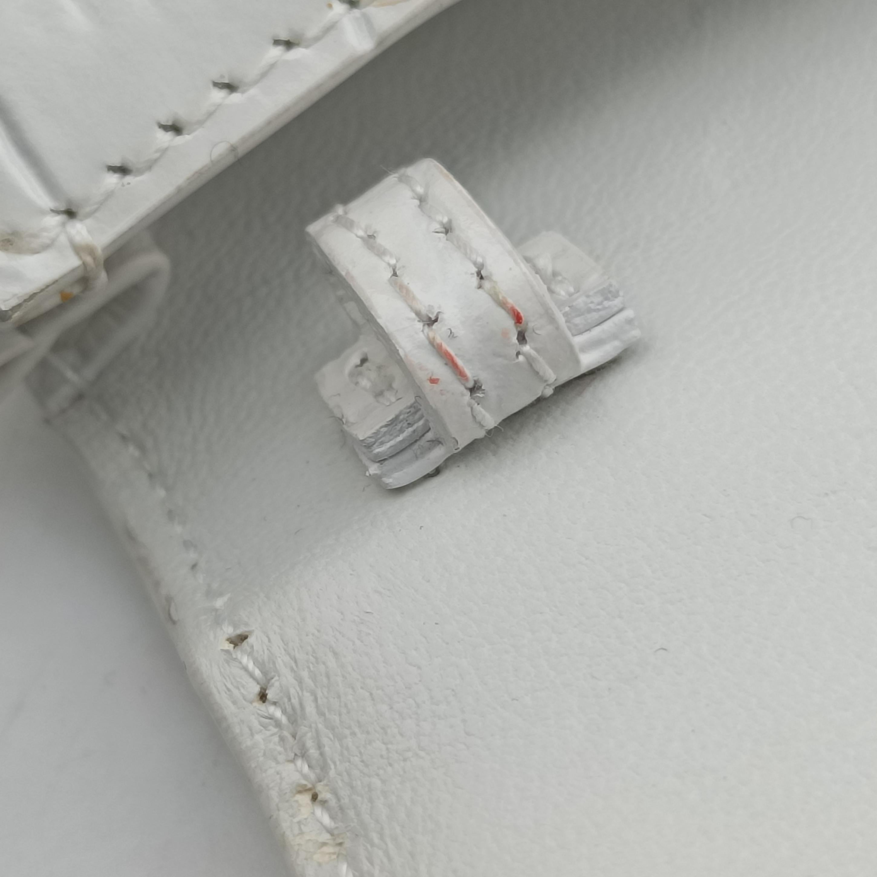 Hourglass Mini White leather 637372.9016.T.584046アワーグラス ミニ ホワイト レザー 637372.9016.T.584046