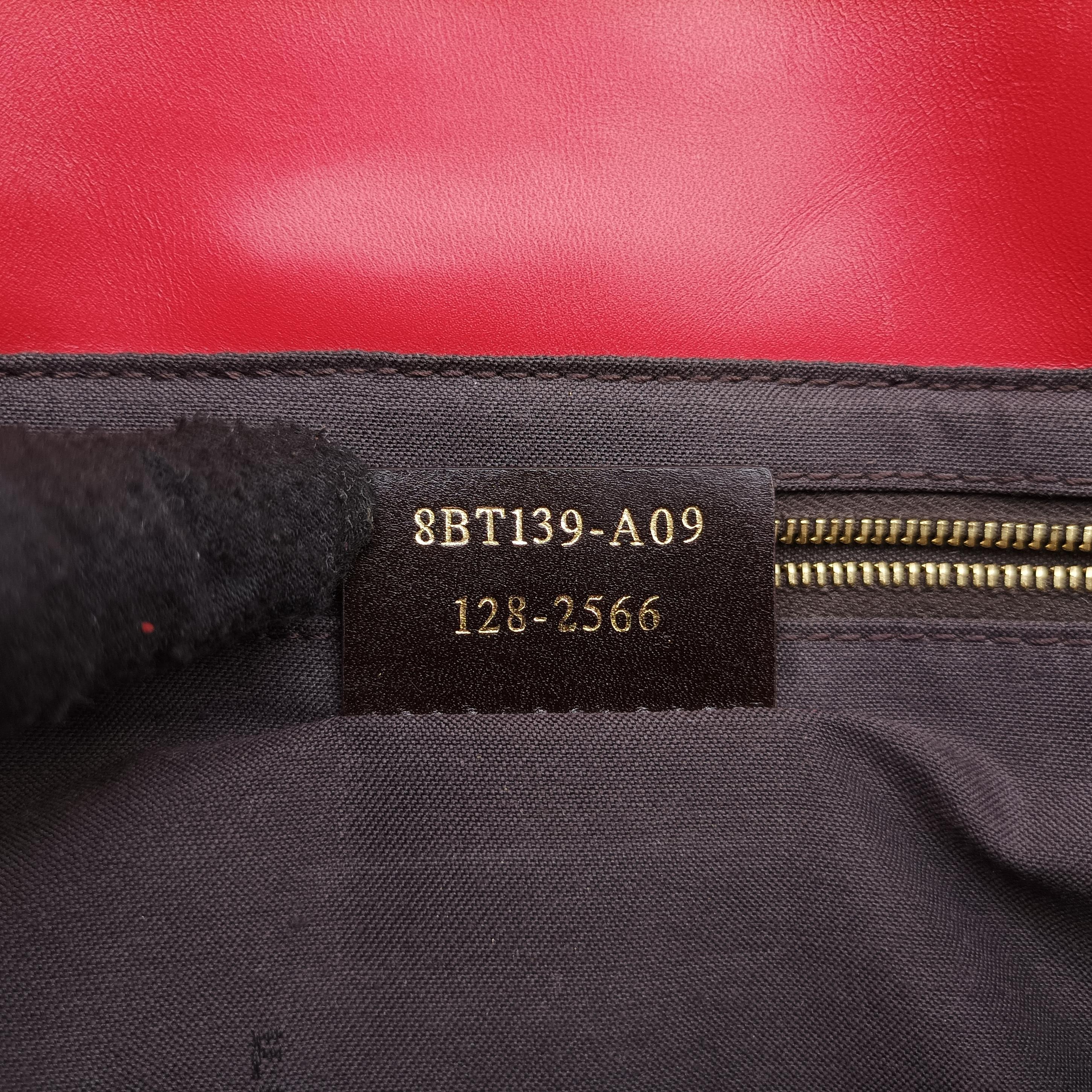 Baguette Chain Flap Red Leather 8BT139 8BT139-A09 128-2566マンマバケット レッド レザー 8BT139 8BT139-A09 128-2566