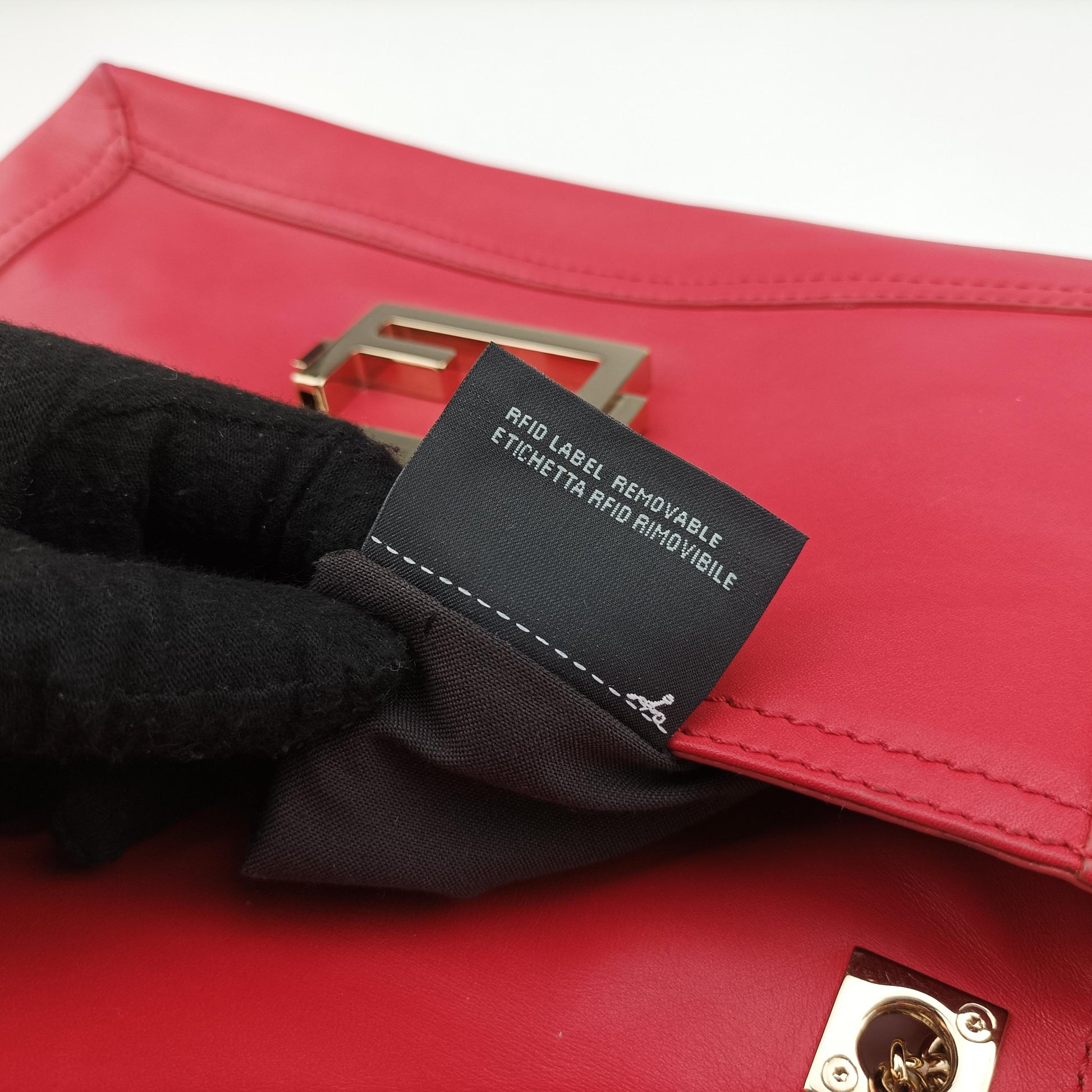 Baguette Chain Flap Red Leather 8BT139 8BT139-A09 128-2566マンマバケット レッド レザー 8BT139 8BT139-A09 128-2566