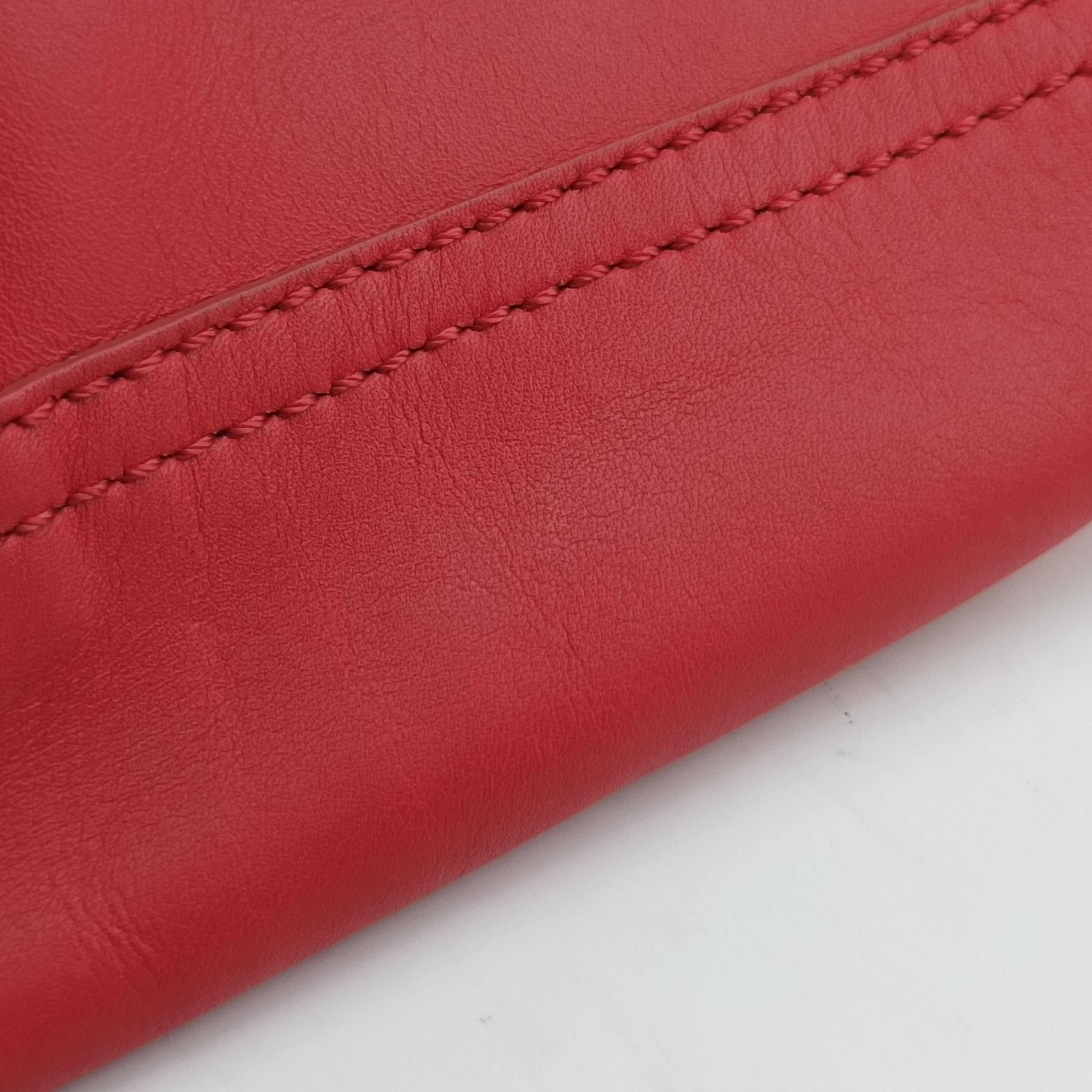 Baguette Chain Flap Red Leather 8BT139 8BT139-A09 128-2566マンマバケット レッド レザー 8BT139 8BT139-A09 128-2566