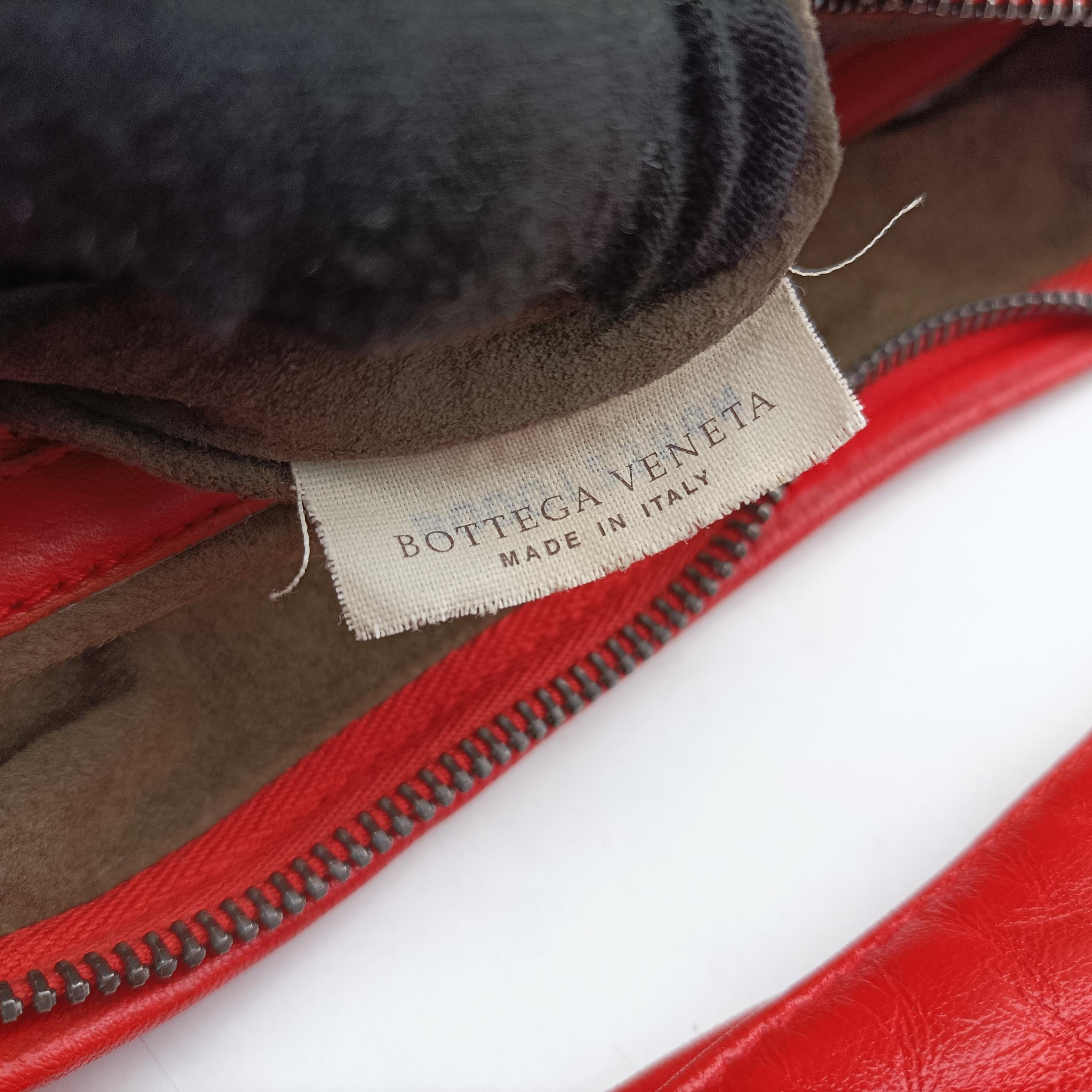 Intrecciato Red lambskin B00012586Nイントレチャート レッド ラムスキン B00012586N