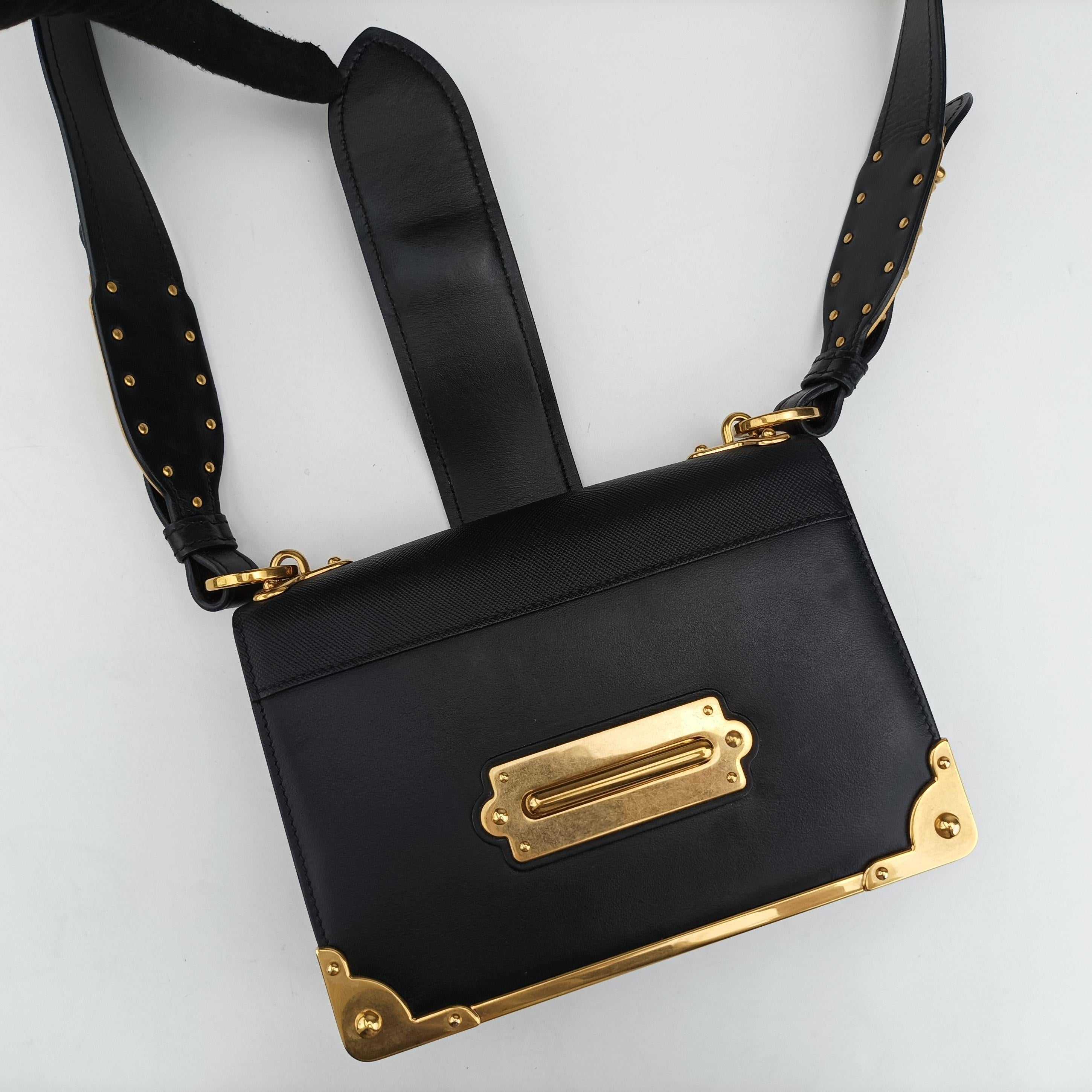 Cahier Black Leather 1BD045 25カイエ ブラック レザー 1BD045 25