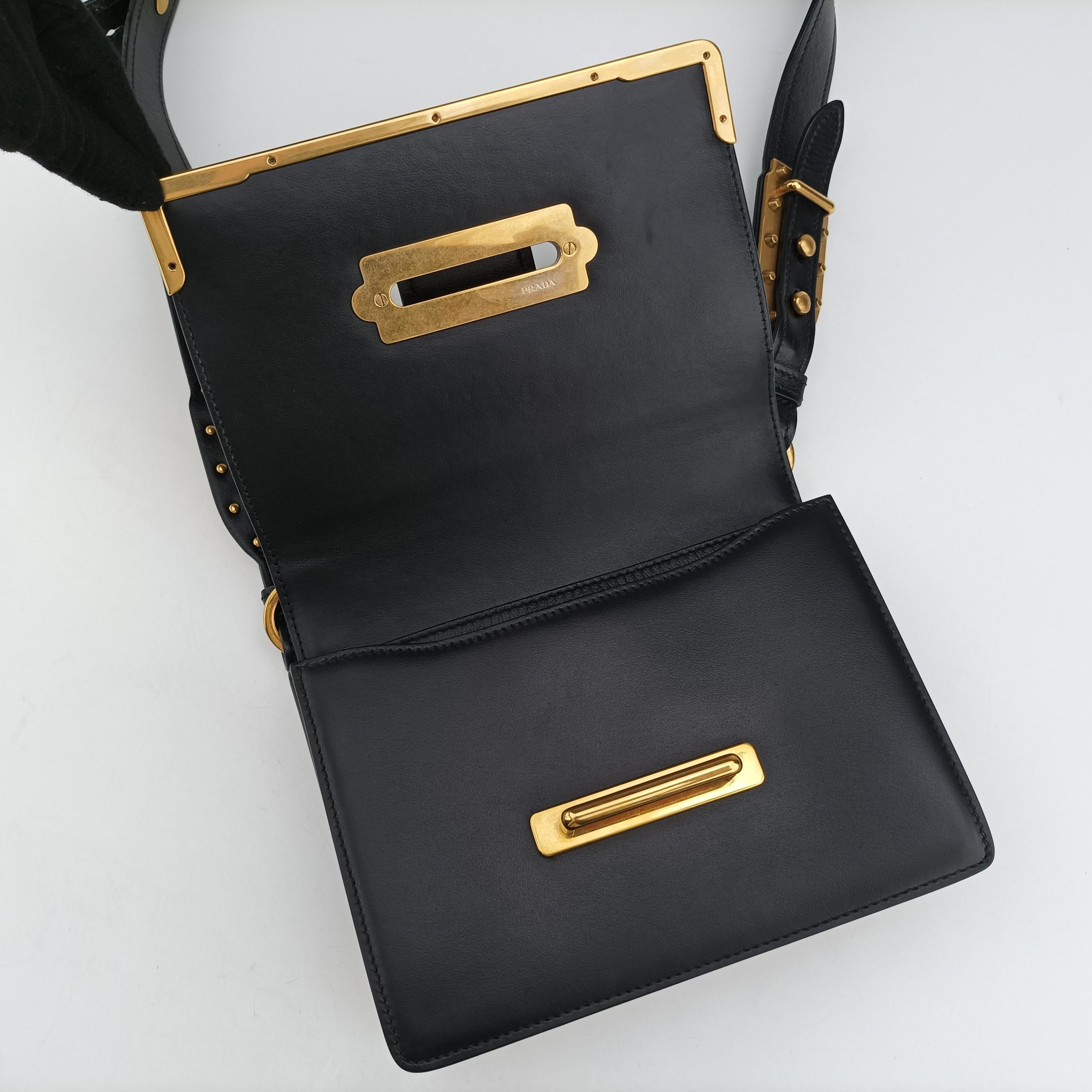 Cahier Black Leather 1BD045 25カイエ ブラック レザー 1BD045 25