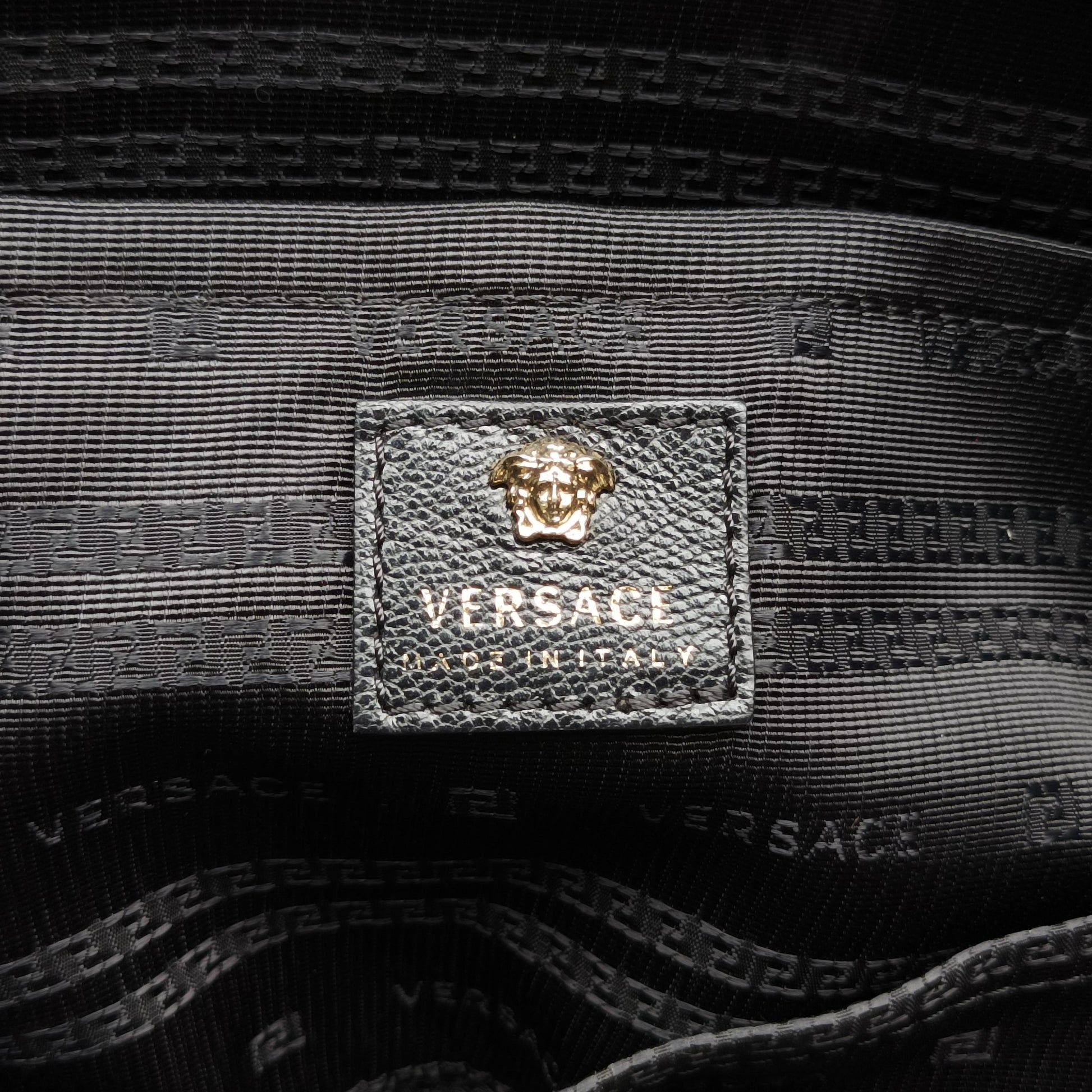 Medusa Black Leather CLG 993 820 848 407メデューサ ブラック レザー CLG 993 820 848 407